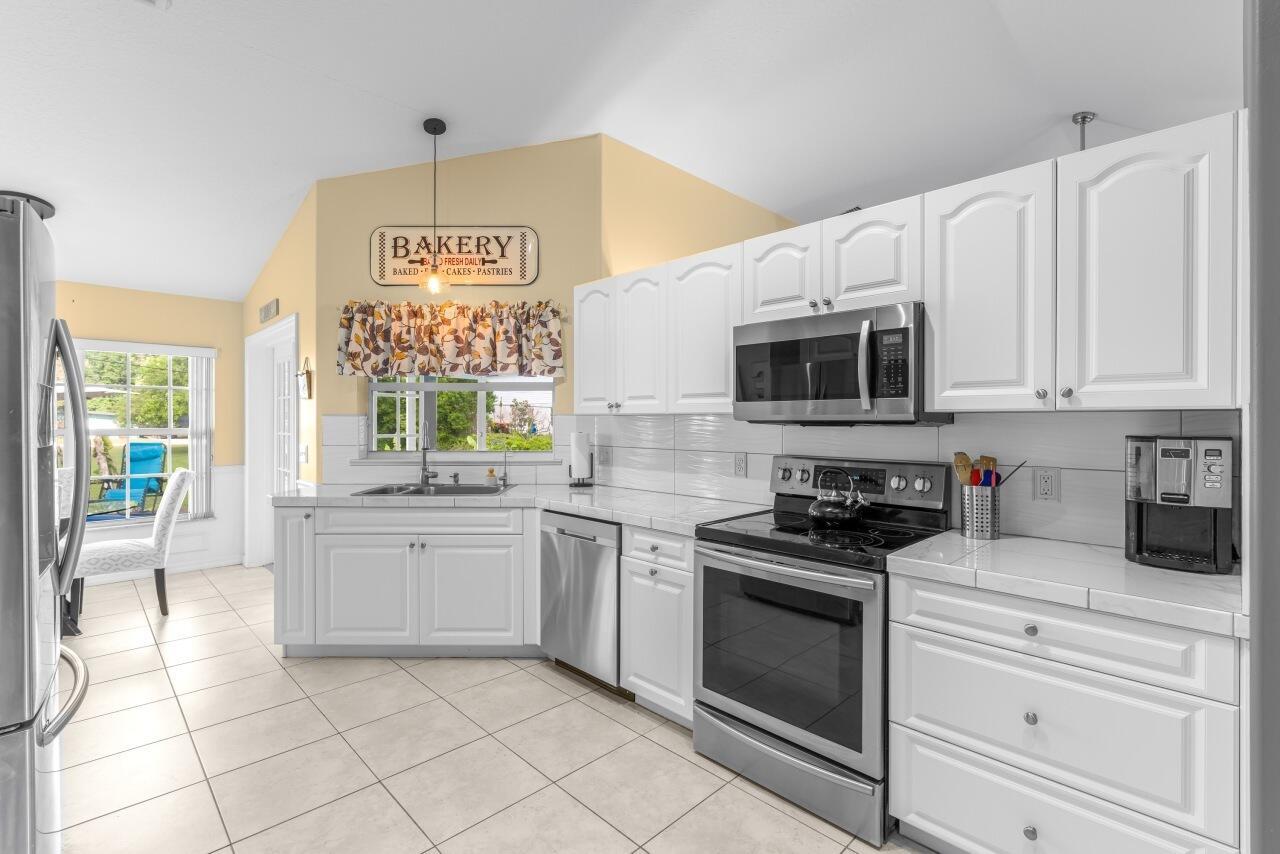 VERO LAKE ESTATES UNIT A - Residential