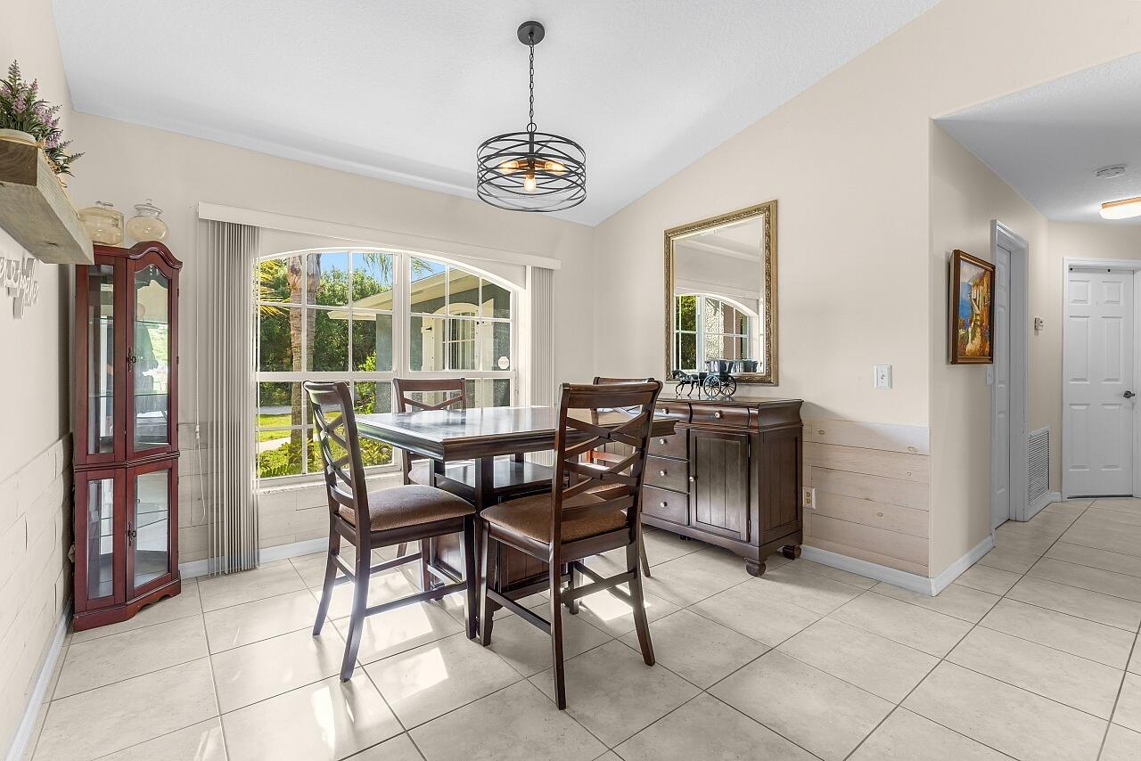 VERO LAKE ESTATES UNIT A - Residential