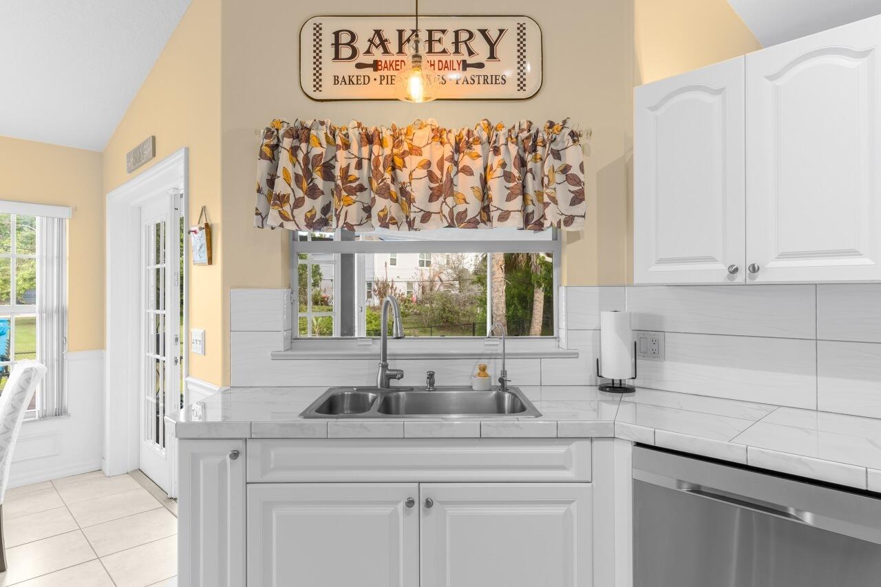 VERO LAKE ESTATES UNIT A - Residential