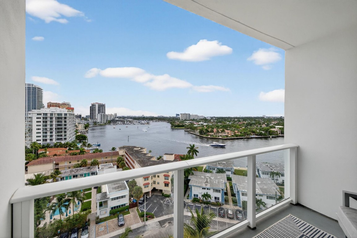 401 N Birch Road 1103