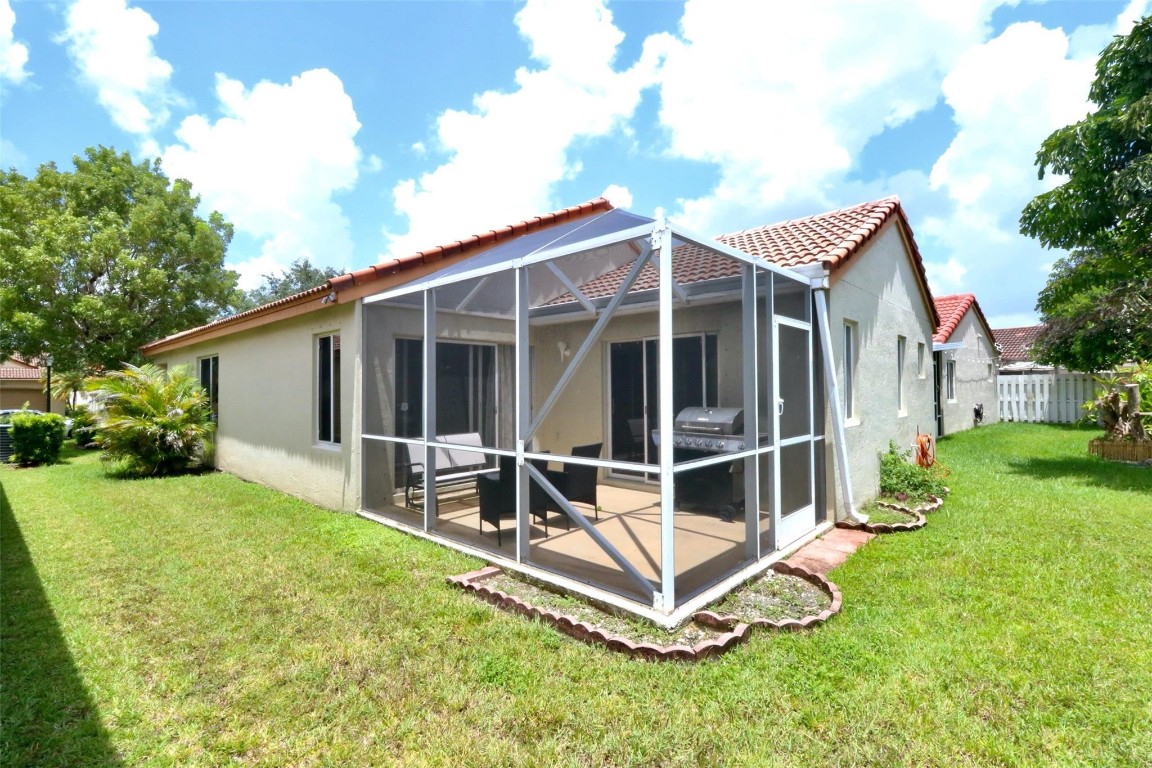 SECTORS 3 & 4 BOUNDARY PL - Residential Lease