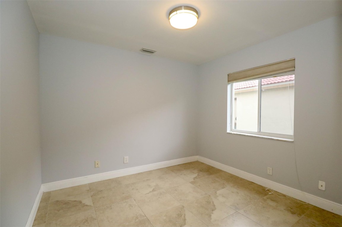 SECTORS 3 & 4 BOUNDARY PL - Residential Lease