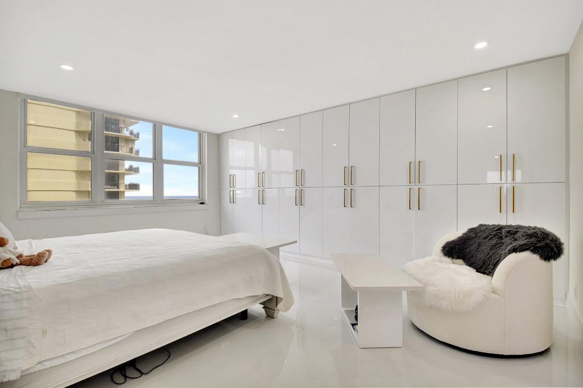 AQUARIUS CONDO - Residential