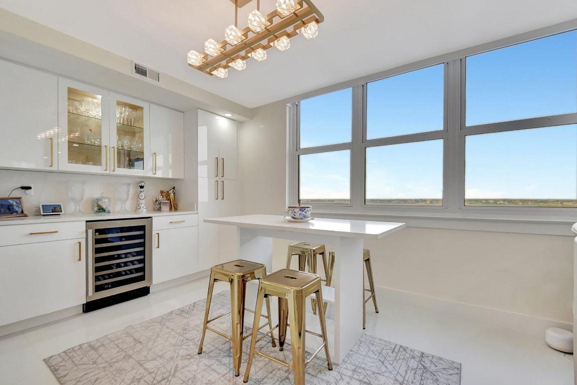 AQUARIUS CONDO - Residential