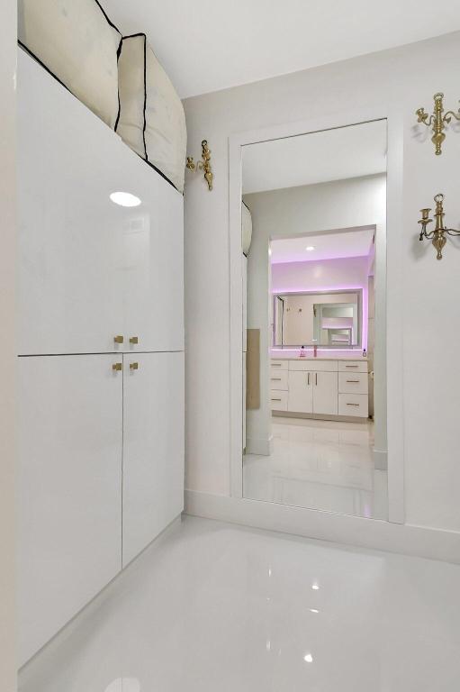 AQUARIUS CONDO - Residential