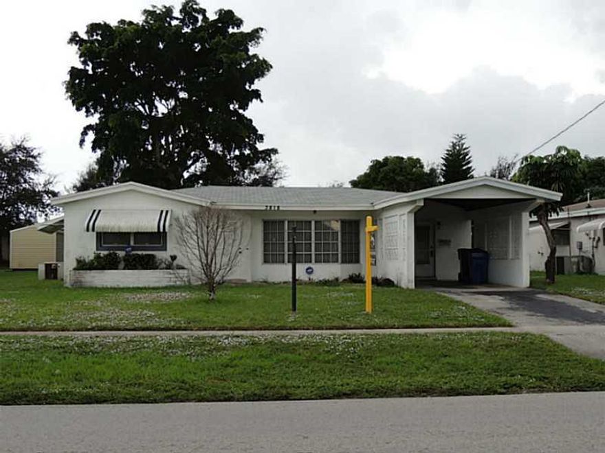 Here is the deal your buyer has been waiting for.  Very spacious 2bd/2bd home. Don't let the size fool you.  Large covered/screen patio, large separate laundry room with lots of storage space.  Other features include new carpet, roof less than a year old,  not backed up to another home. not s/s or foreclosure. Easy access to Oakland Park Blvd and State Rd 7. Original kitchen .Bathrooms original  but very clean with except for new vanities. Very easy to show .