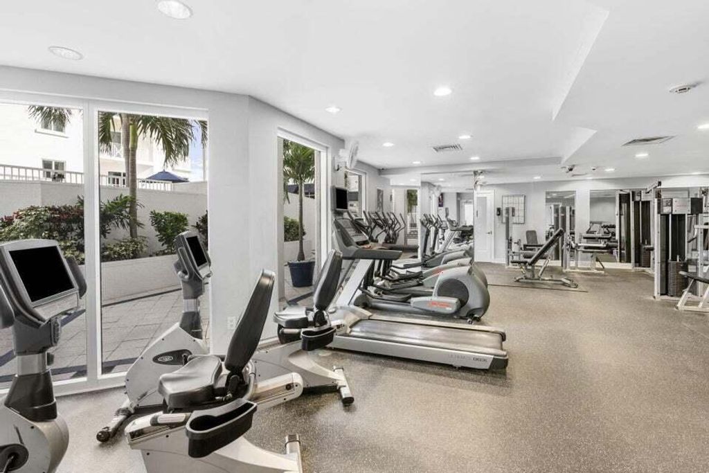 Photo of 255 Evernia Street #513, West Palm Beach, FL 33401 (MLS # B26026079)