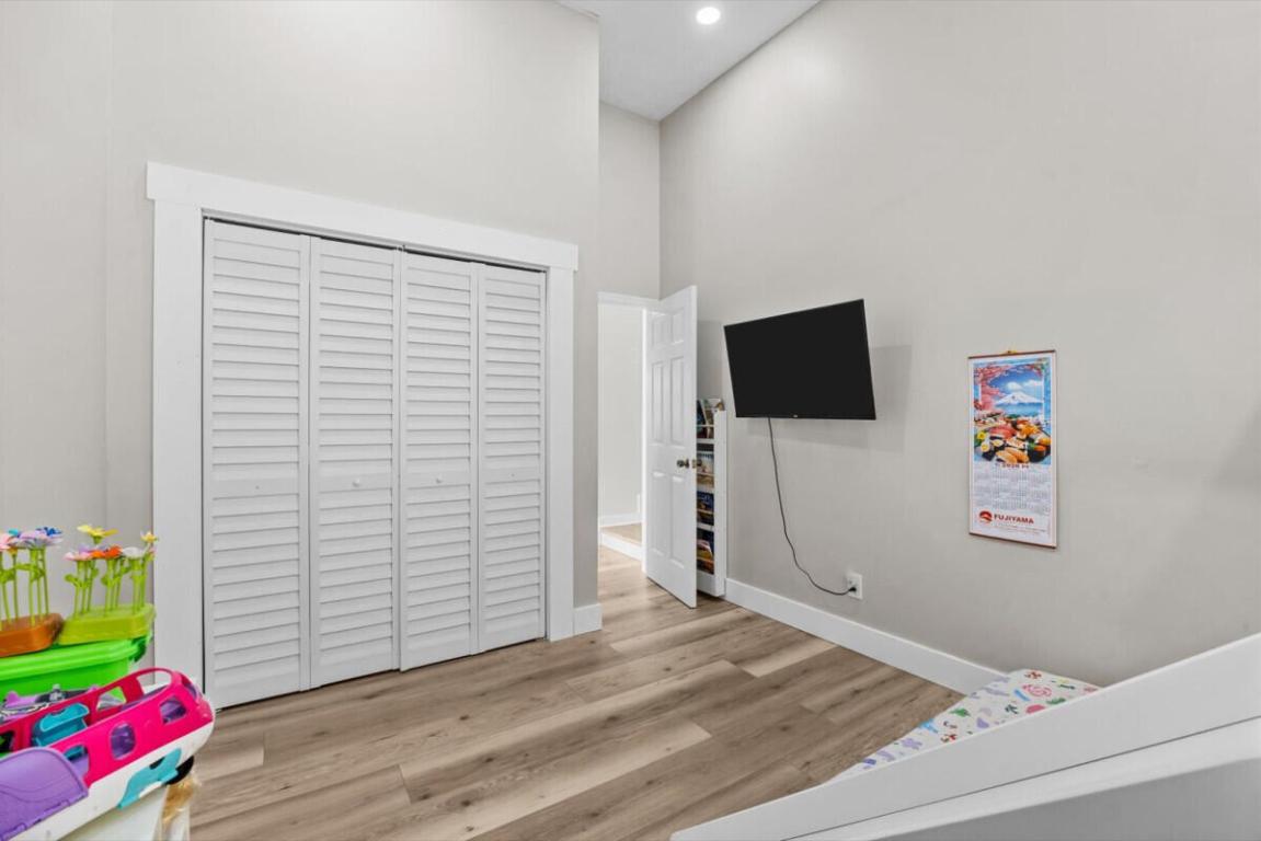 NETTLES ISLAND - Residential