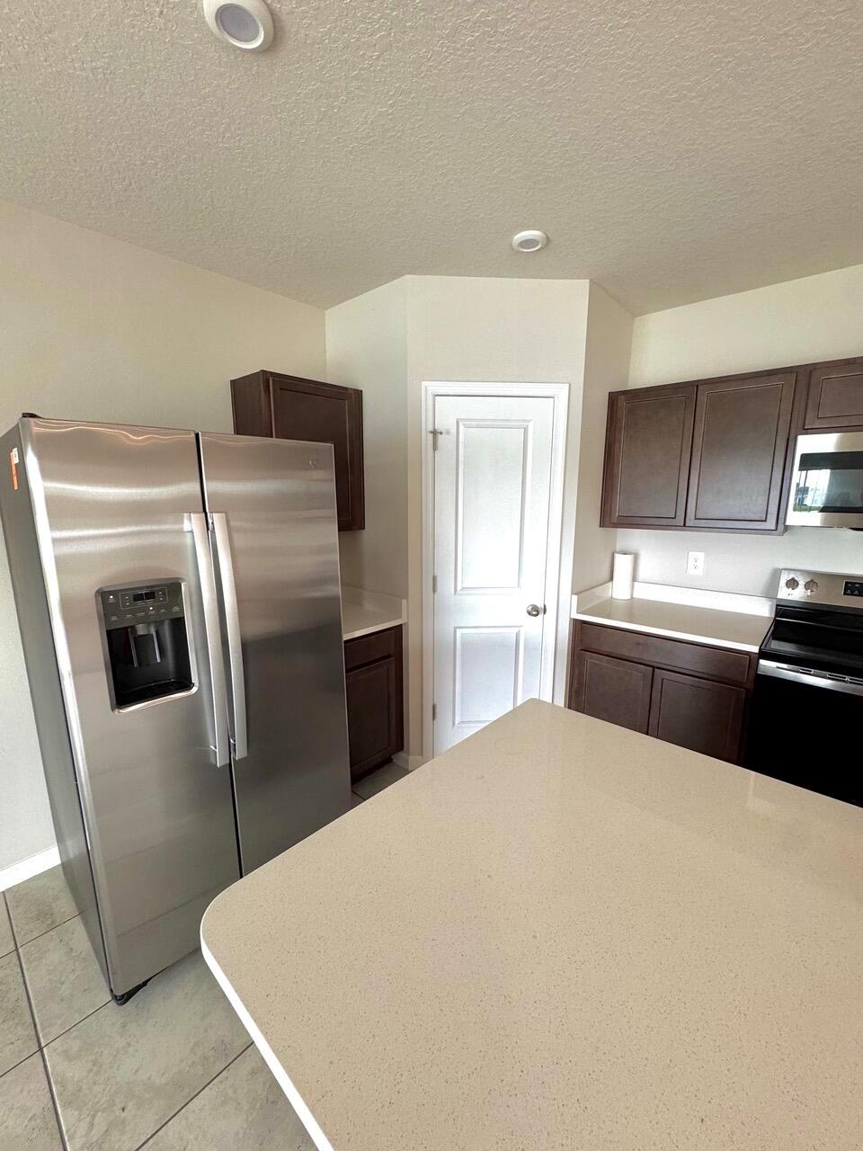 AVALON CROSSING
PHASE II - Residential Lease