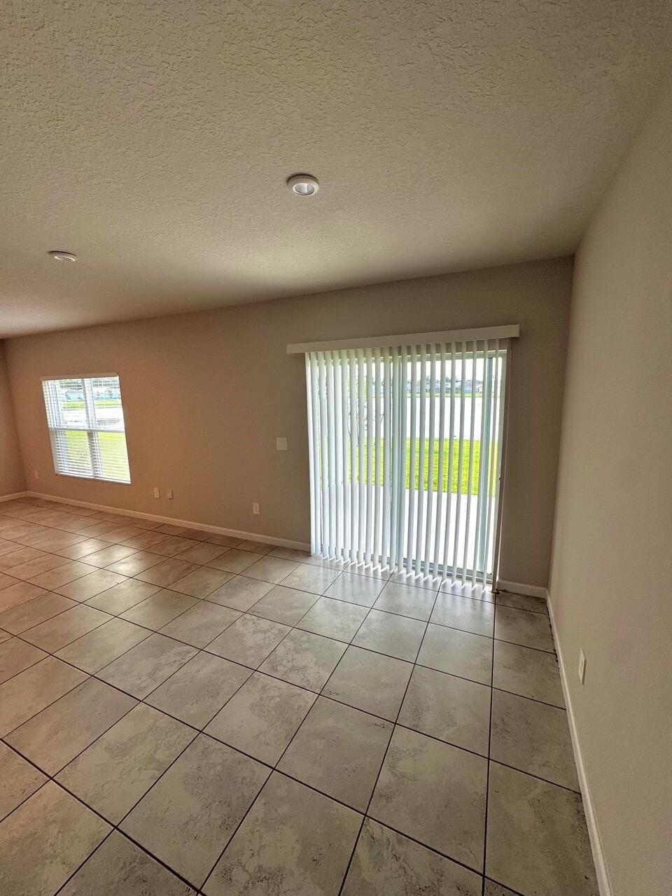 AVALON CROSSING
PHASE II - Residential Lease