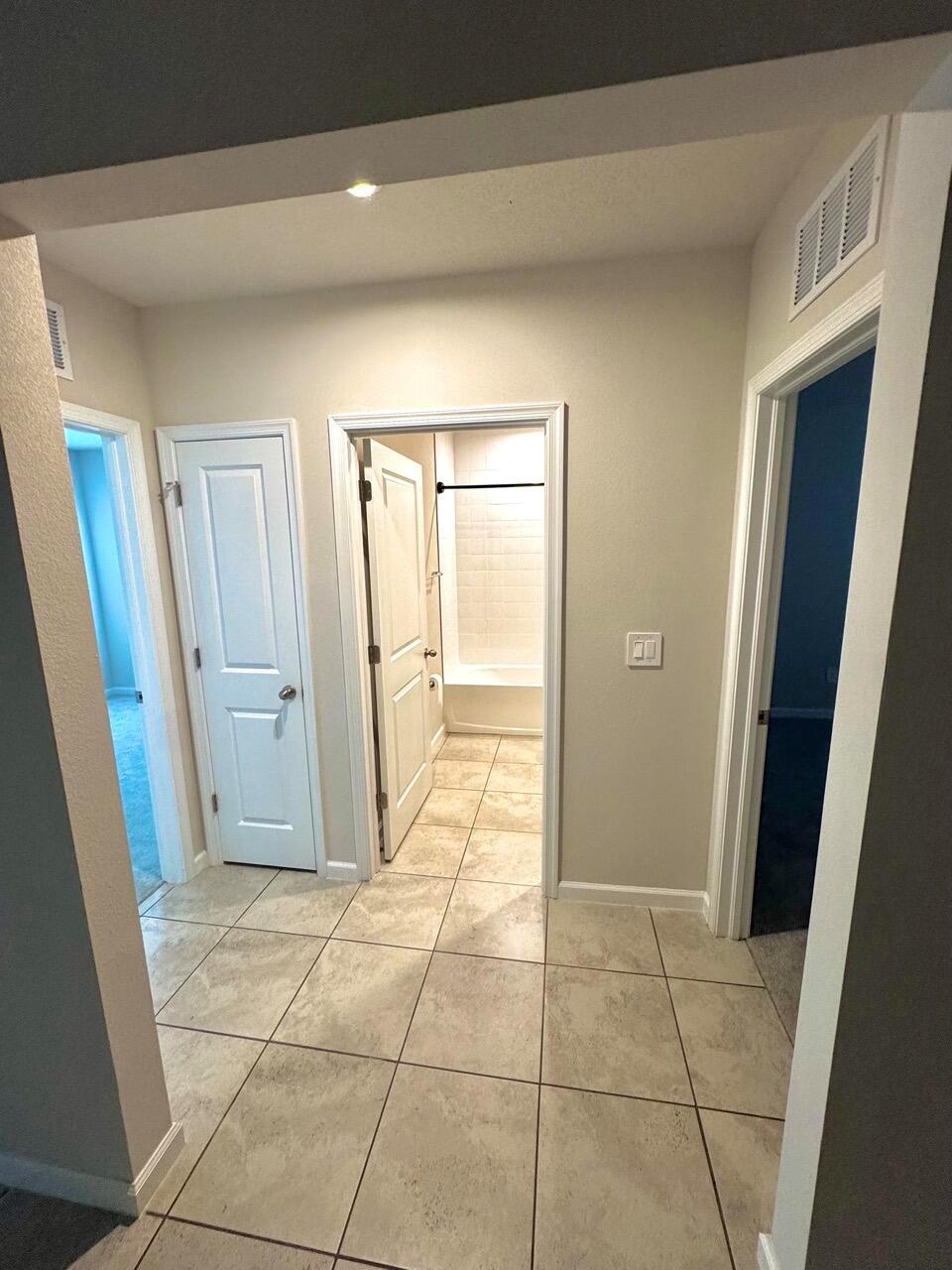 AVALON CROSSING
PHASE II - Residential Lease