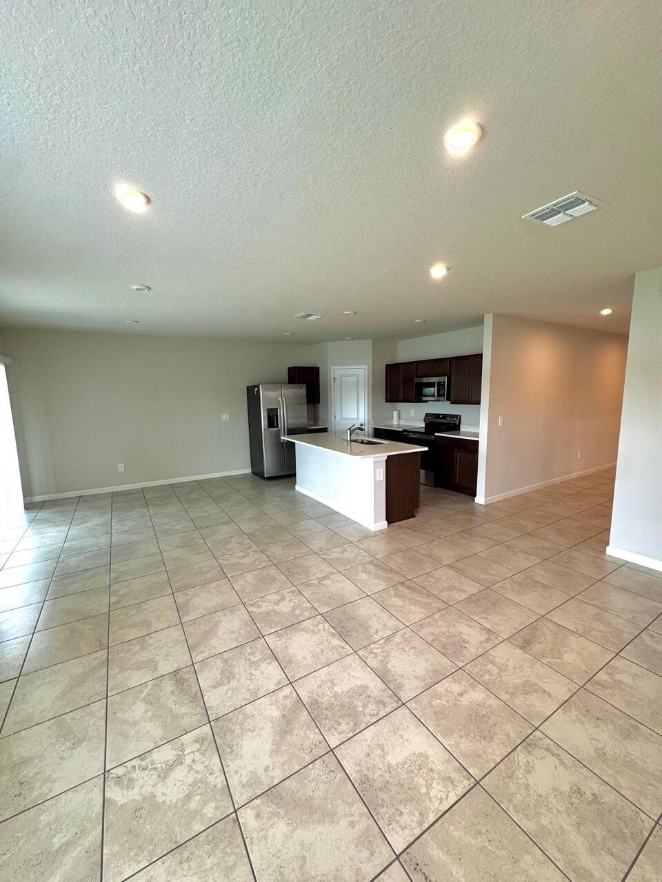 AVALON CROSSING
PHASE II - Residential Lease