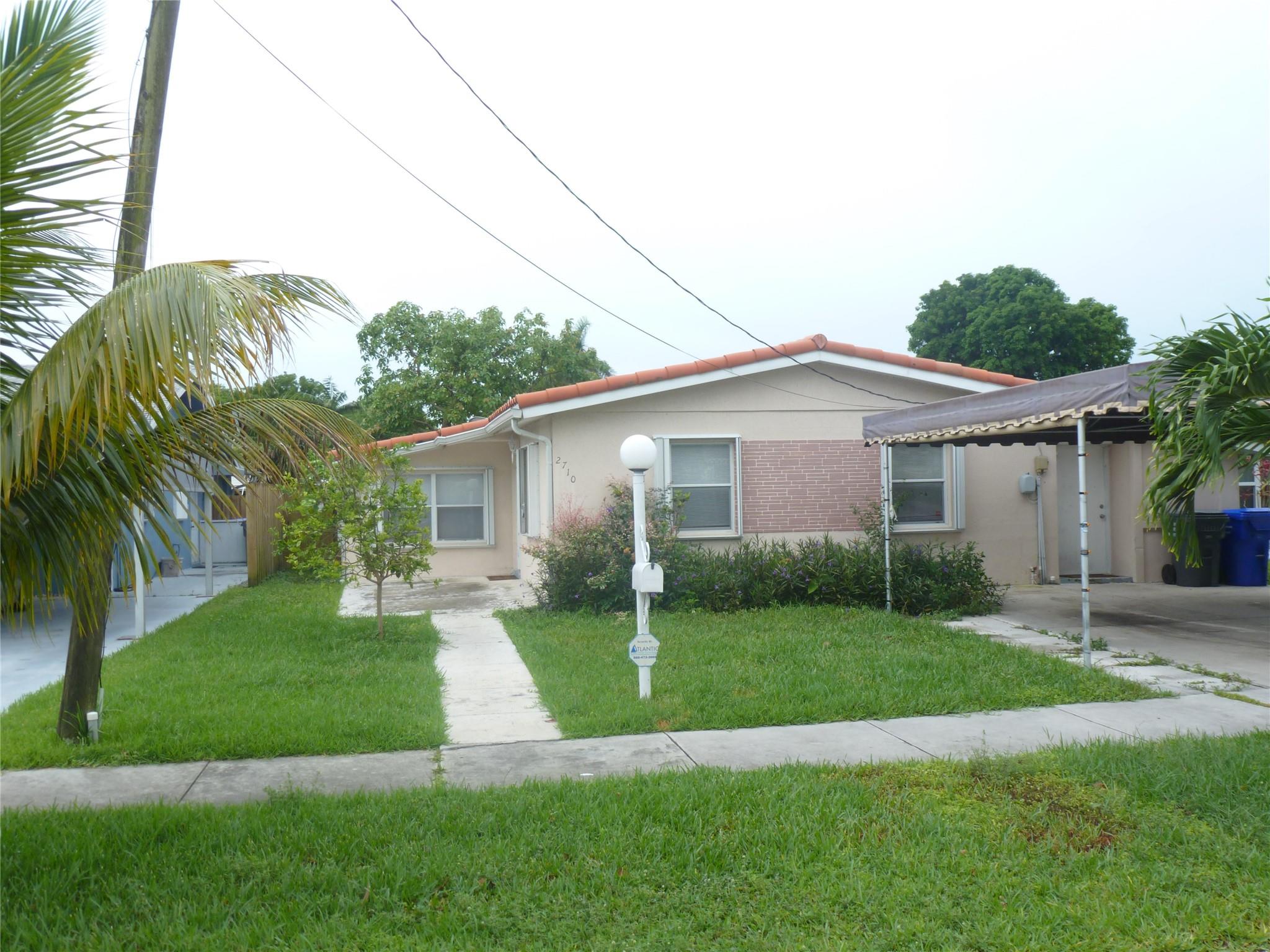 BOATERS DREAM!  3 BEDROOM, 2 BATH SITUATED ON A CANAL WITH OCEAN ACCESS.  CUL-DE-SAC STREET.  CERAMIC TILE THRU-OUT.  BEAUTIFUL KITCHEN WITH WHITE LACQUER CABINETS AND BEAUTIFUL BLACK GRANITE COUNTERTOPS.  PATIO AREA IN THE BACK WITH FRUIT TREES, A STORAGE SHED AND A DOCK FOR YOUR BOAT.  DOCK IS 20FT.  THE FRONT HAS PARKING FOR 2 CARS WITH AN AWNING WHICH GIVES YOU PROTECTION OF YOUR VEHICLES FROM THE SUN.  GREAT LOCATION EASY ACCESS TO I-95.  MINUTES FROM THE BEACH, SHOPPING, RESTAURANTS, AND ALL MAJOR FACILITIES.  NO HOMEOWNERS ASSOCIATION.  LAWN SERVICE IS INCLUDED IN THE RENT.  SHOW AND RENT!