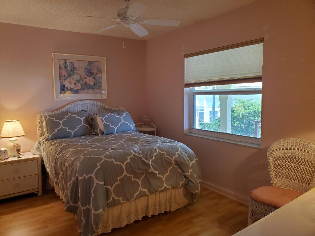 VILLAS ON THE GREEN CONDO - Residential