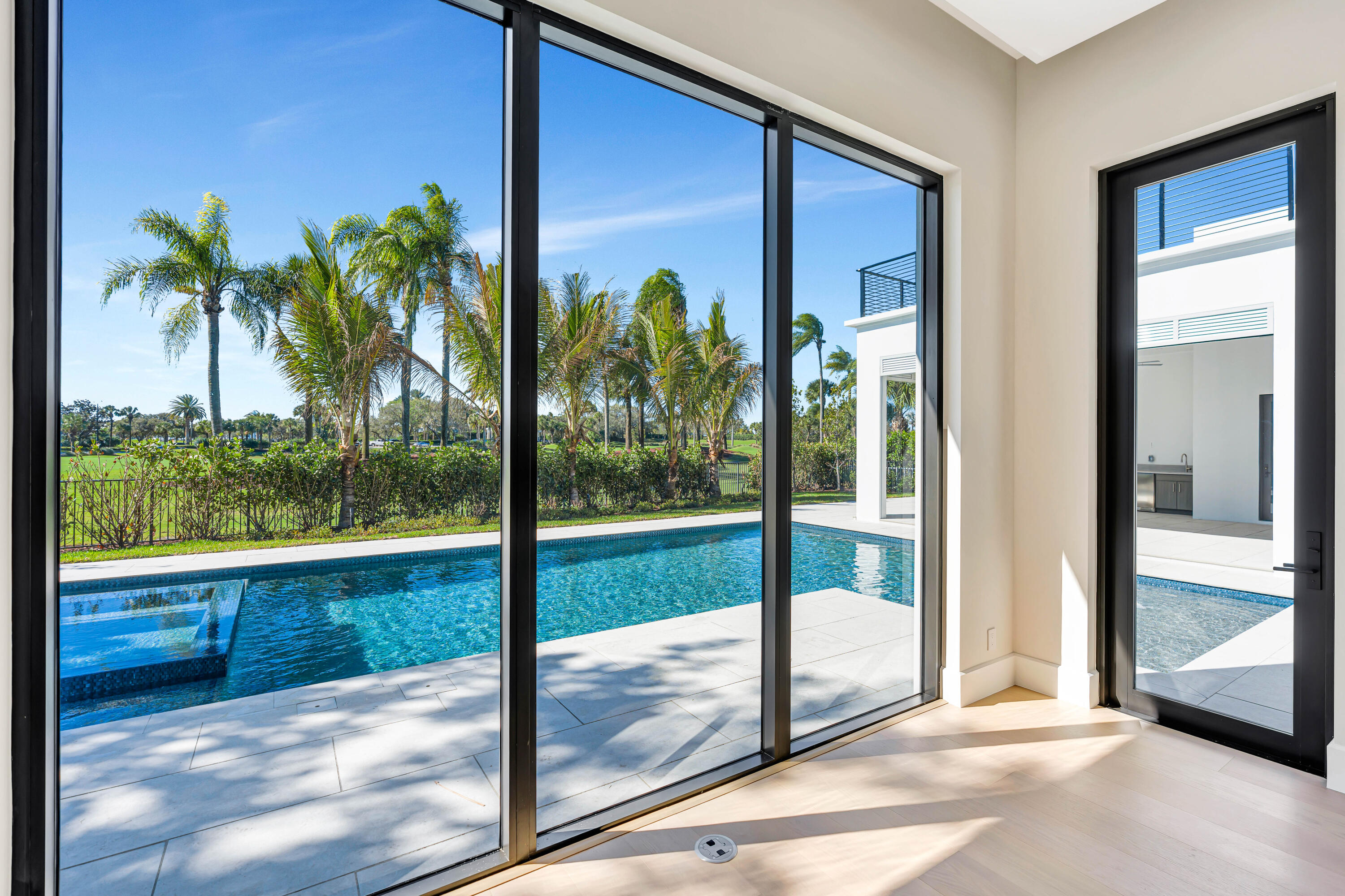 ADMIRALS COVE - Residential