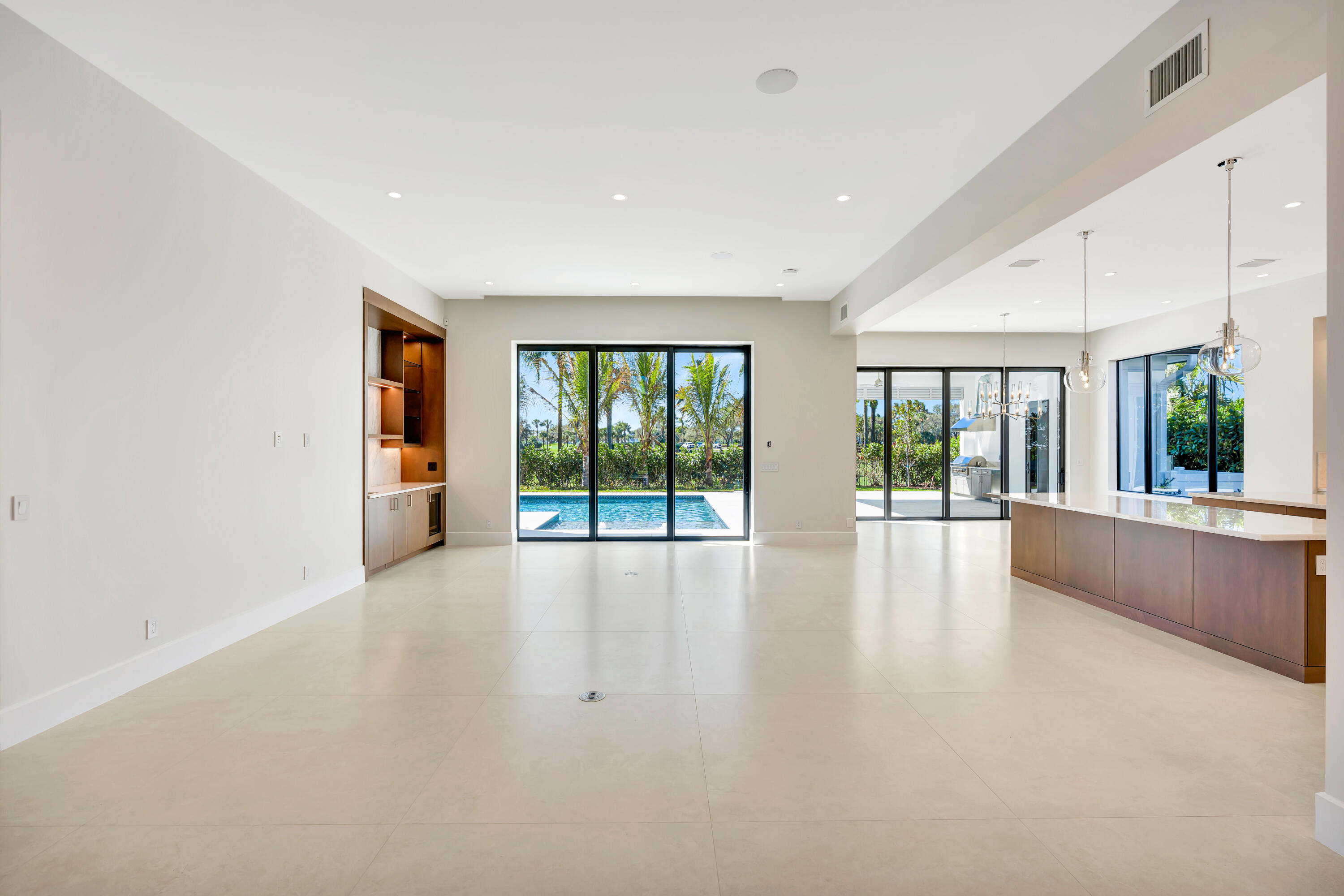 ADMIRALS COVE - Residential