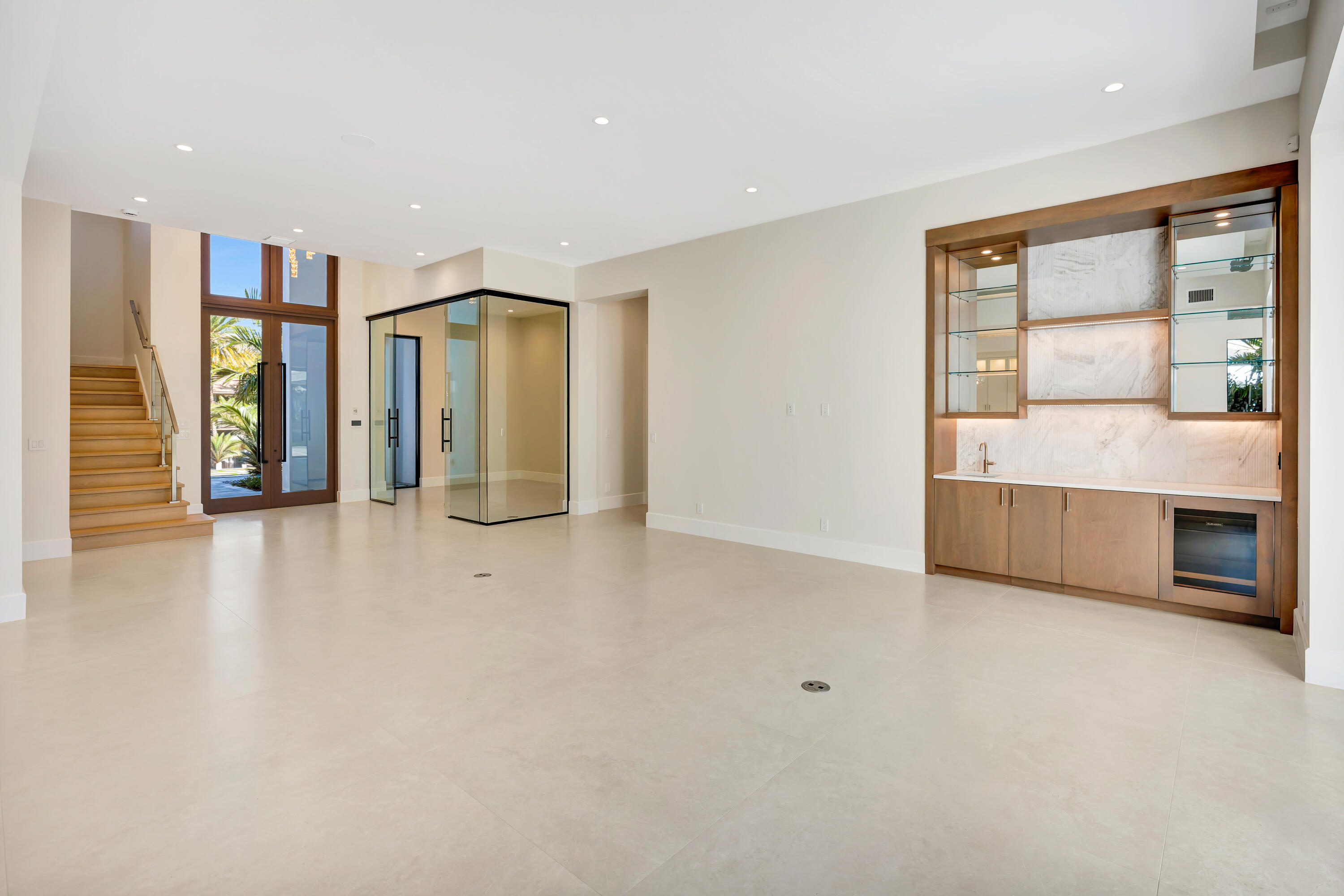 ADMIRALS COVE - Residential