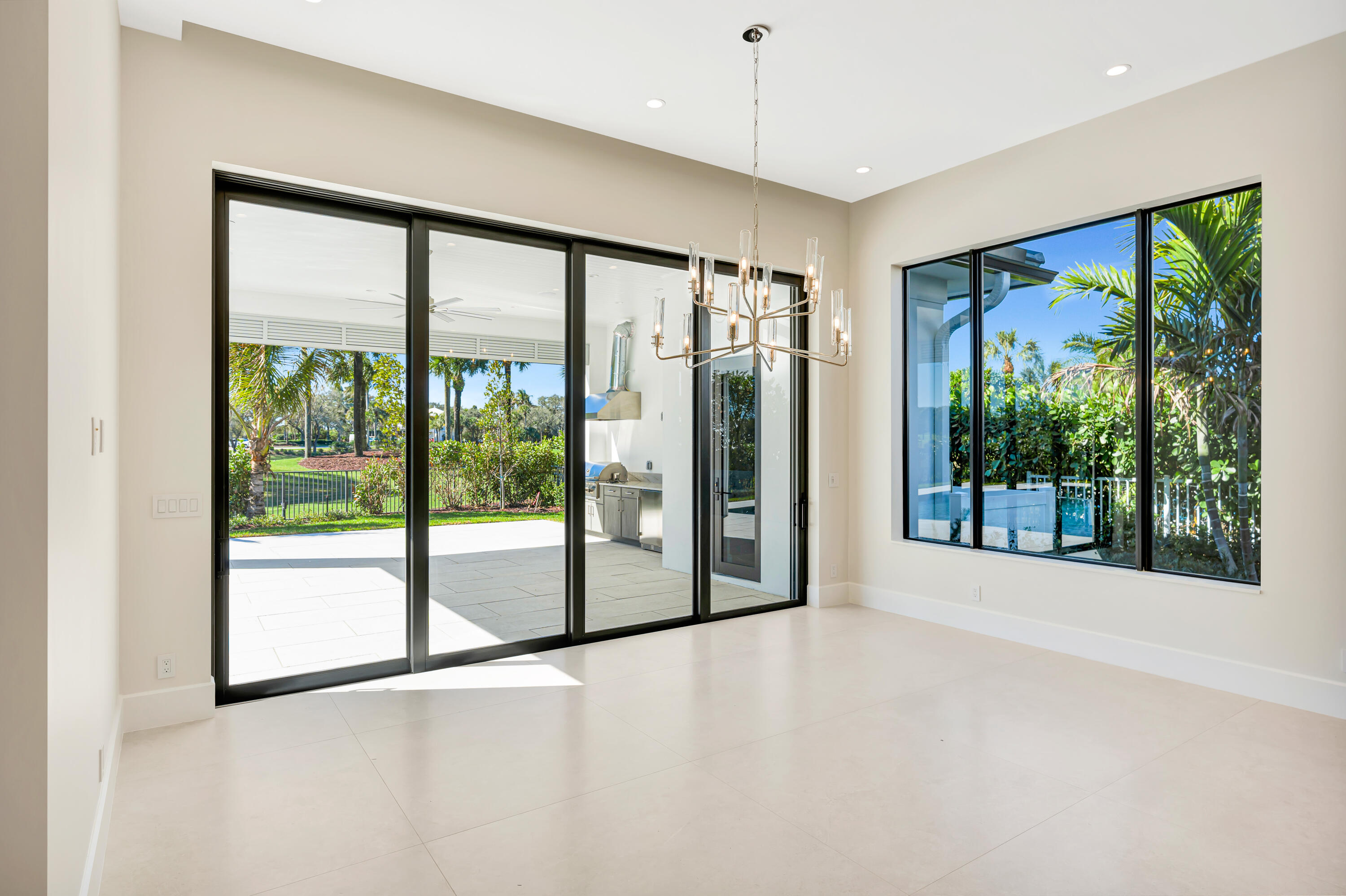 ADMIRALS COVE - Residential