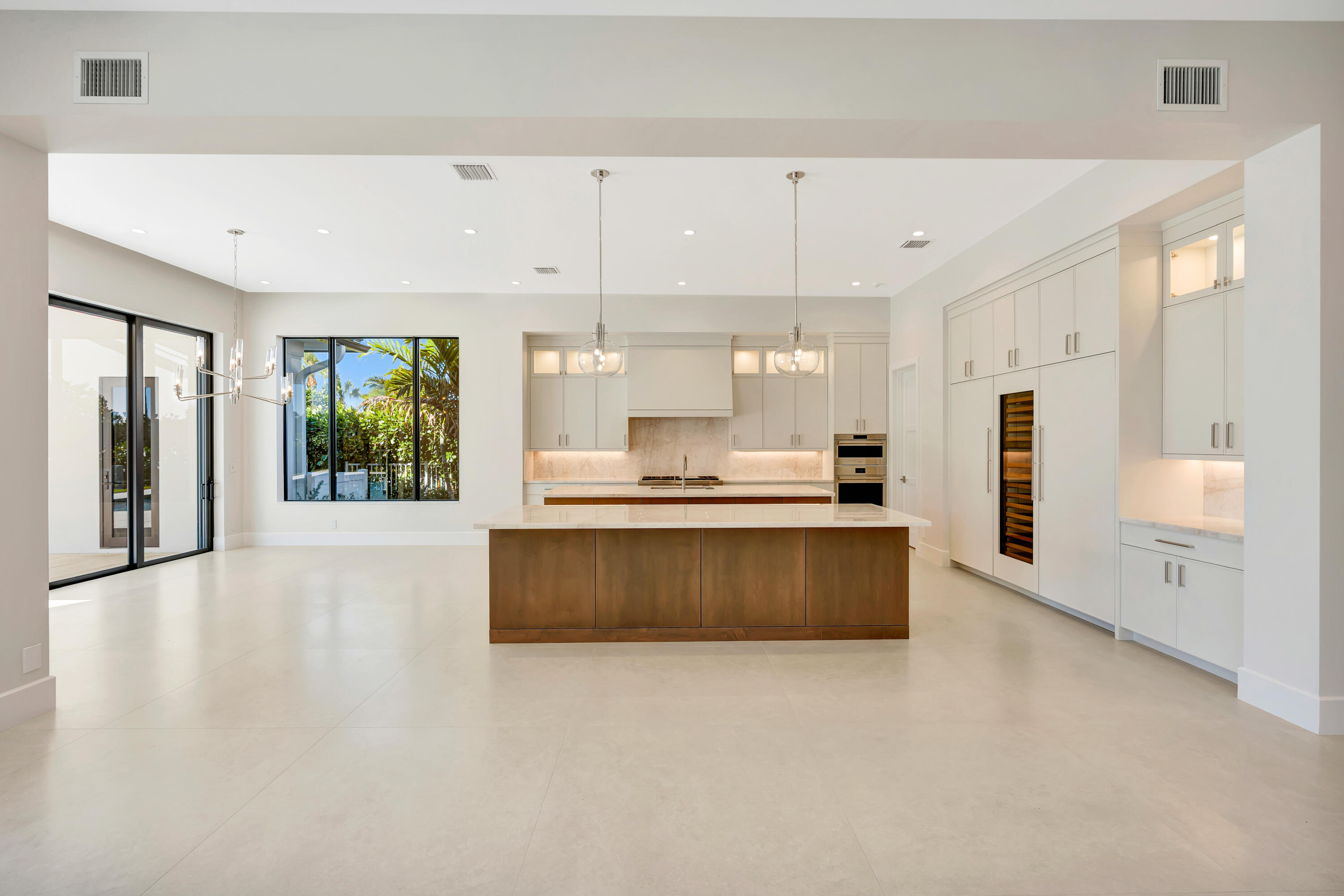 ADMIRALS COVE - Residential