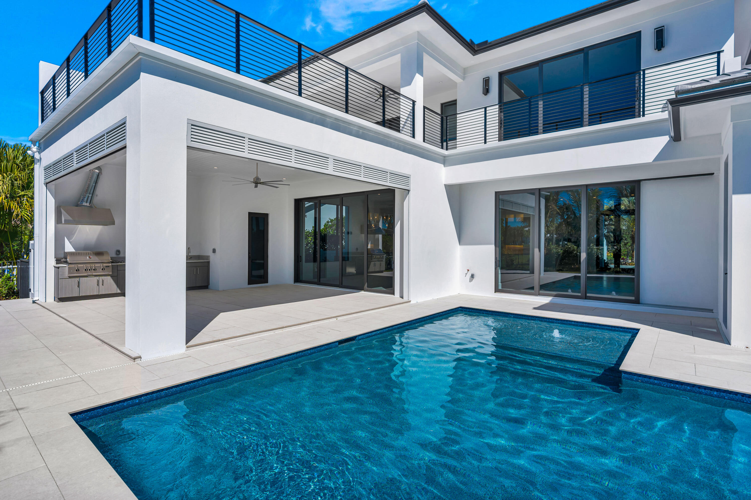 ADMIRALS COVE - Residential