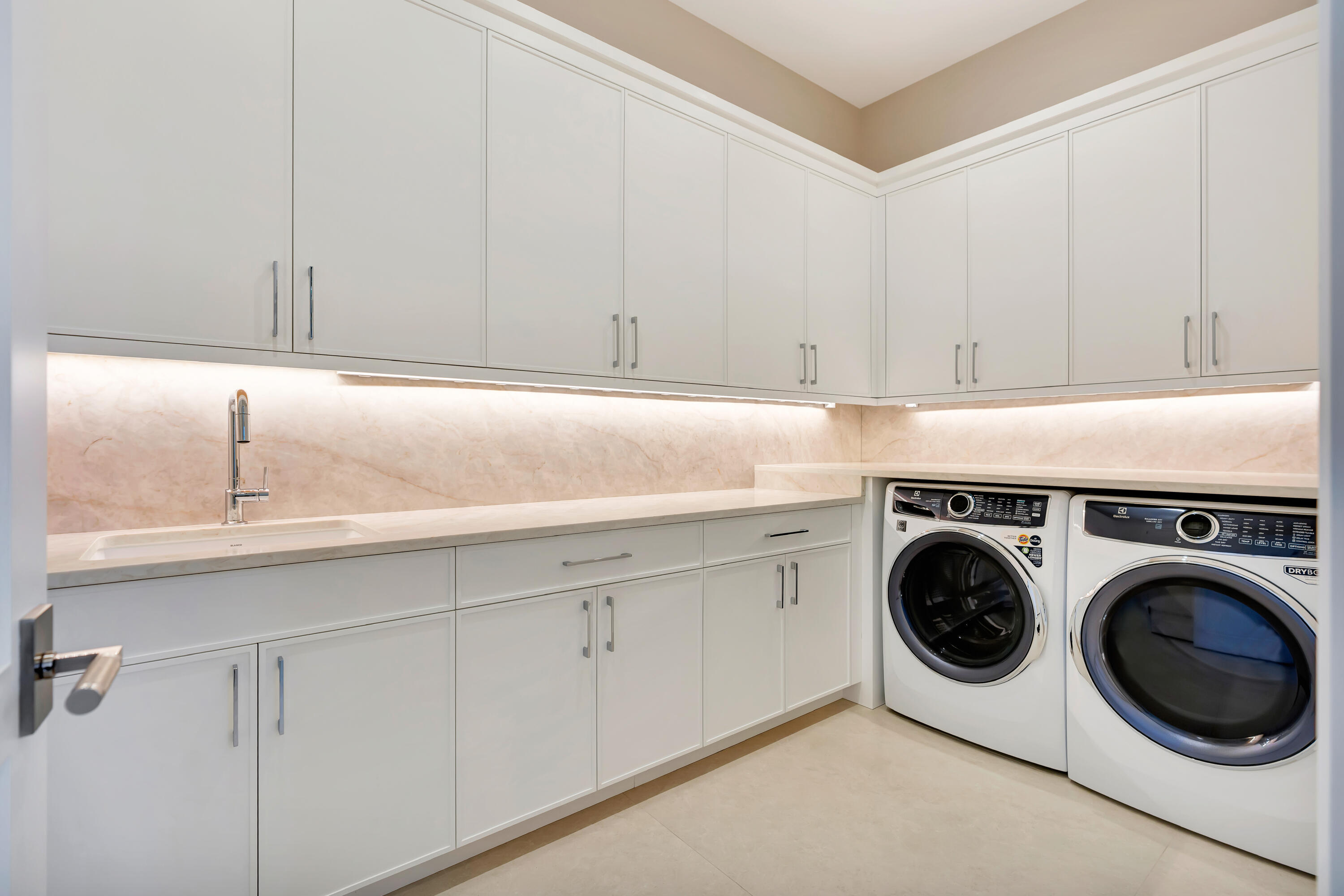 ADMIRALS COVE - Residential