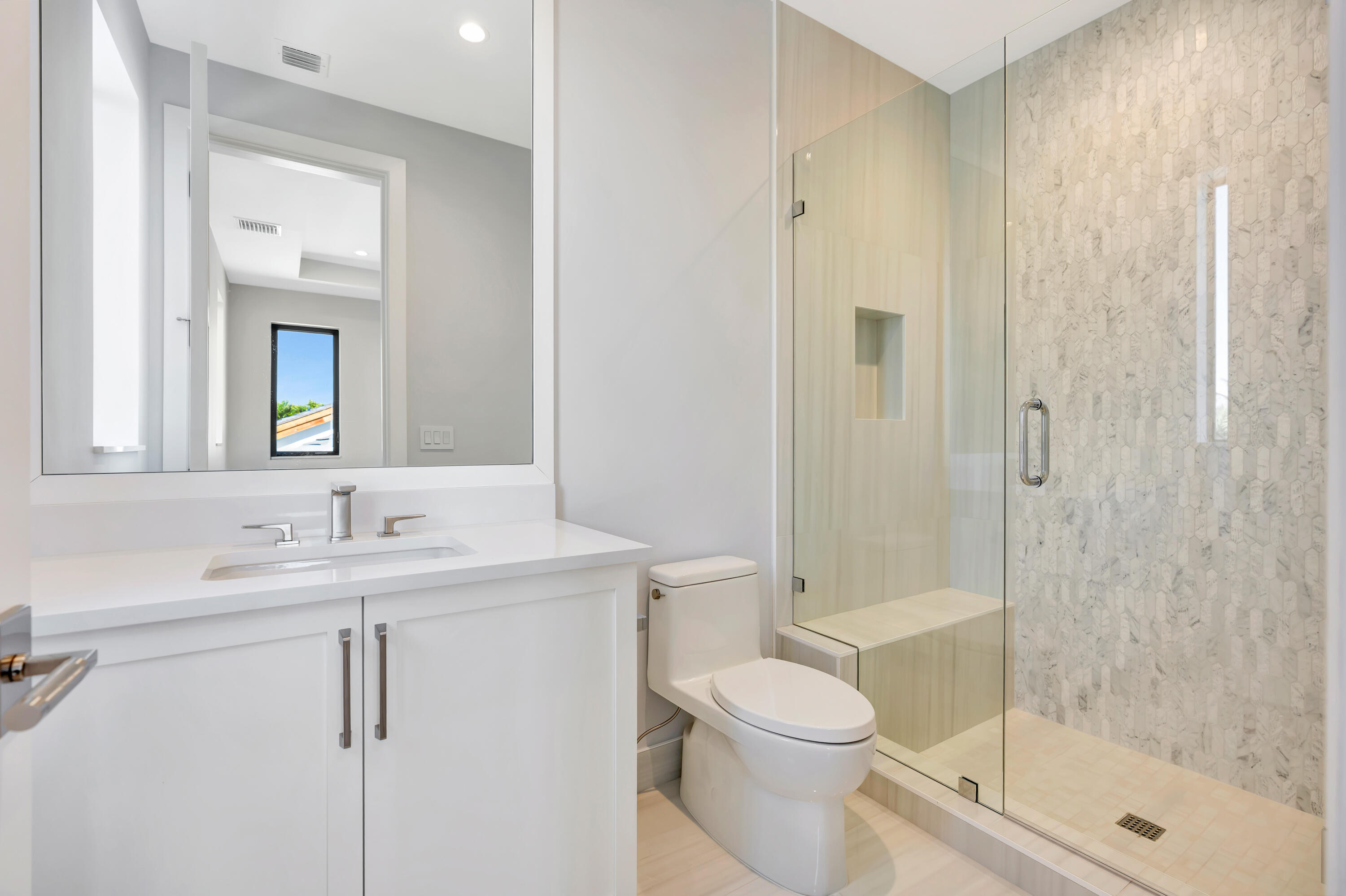 ADMIRALS COVE - Residential