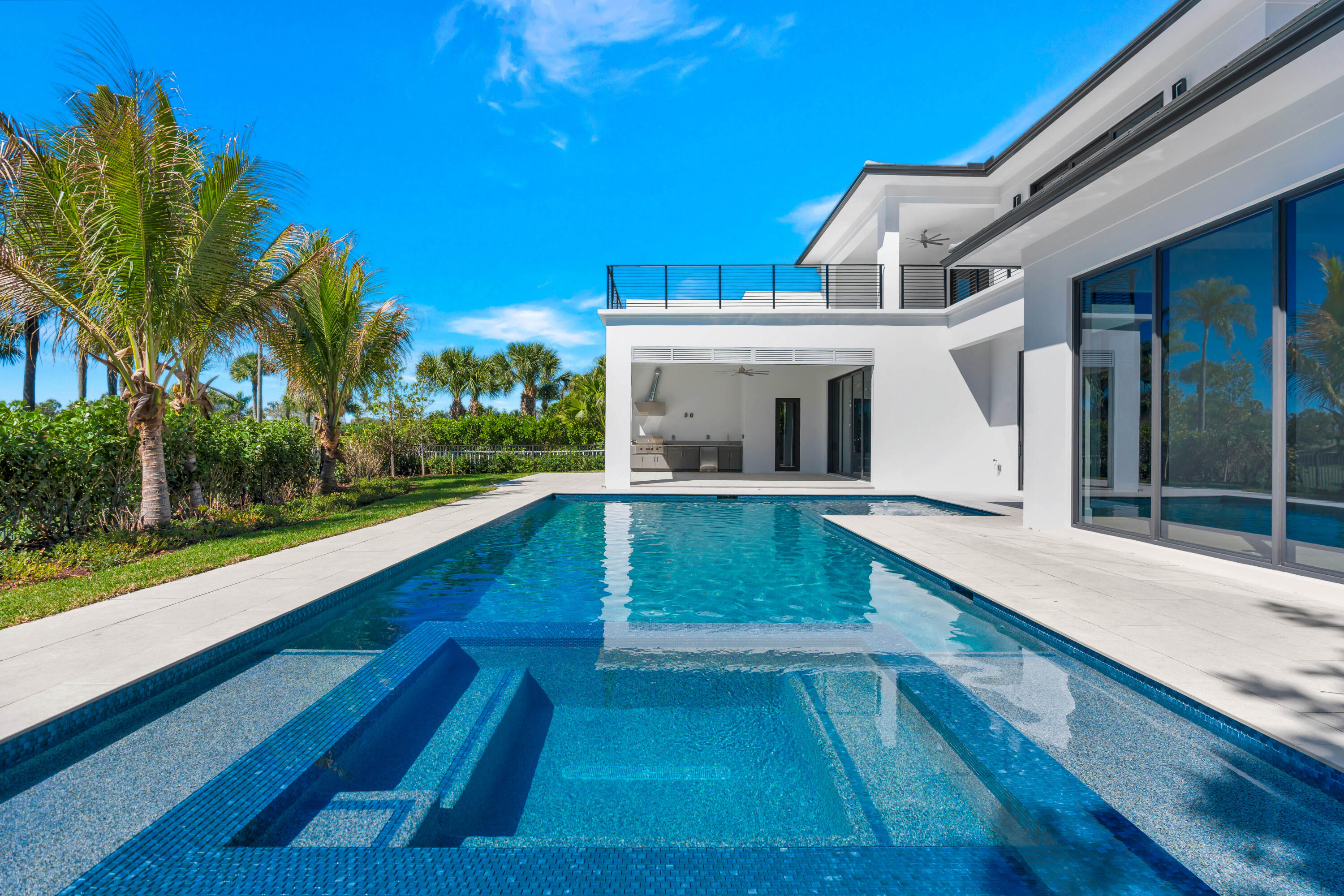 ADMIRALS COVE - Residential