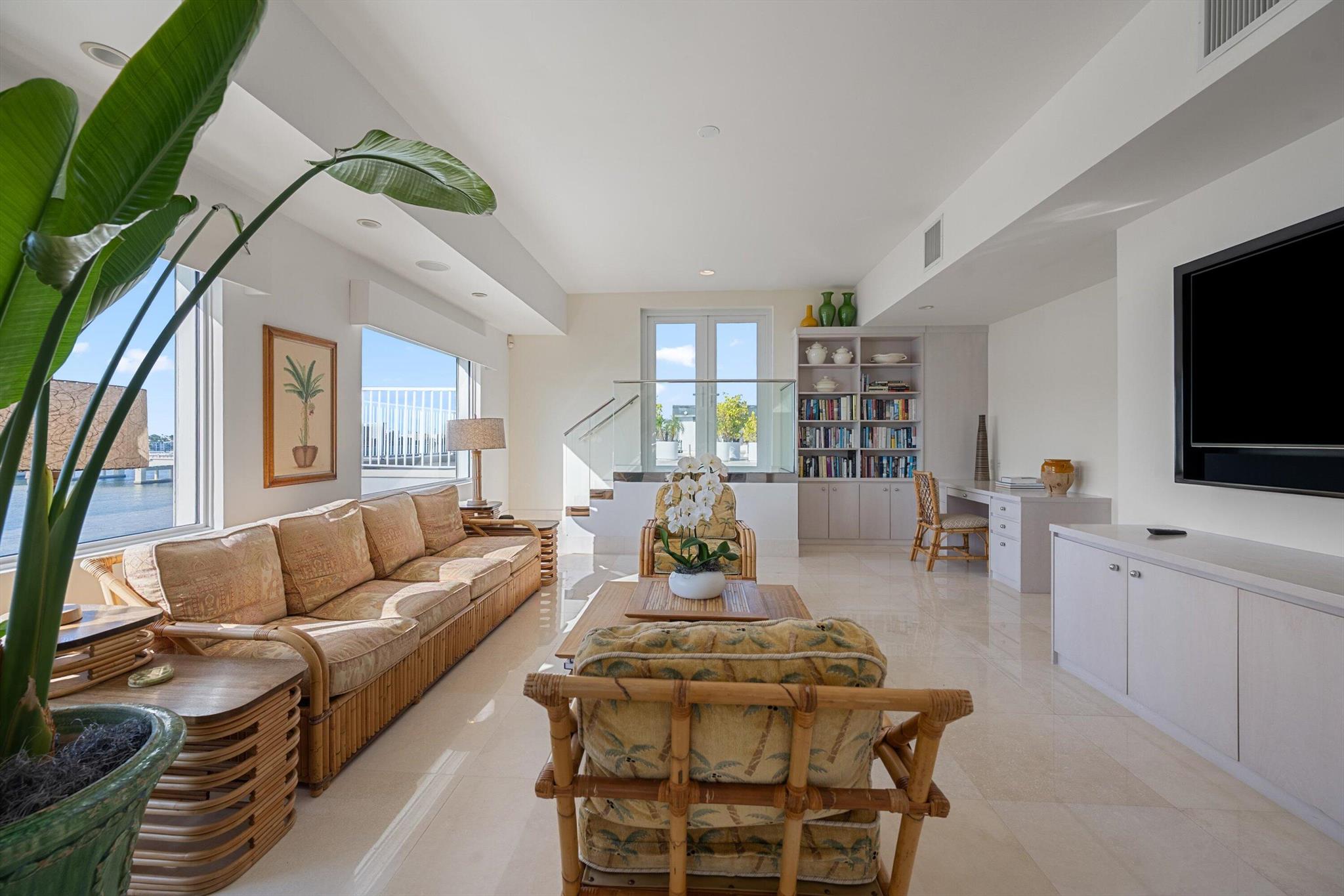 PALM BEACH TOWERS COND - Residential