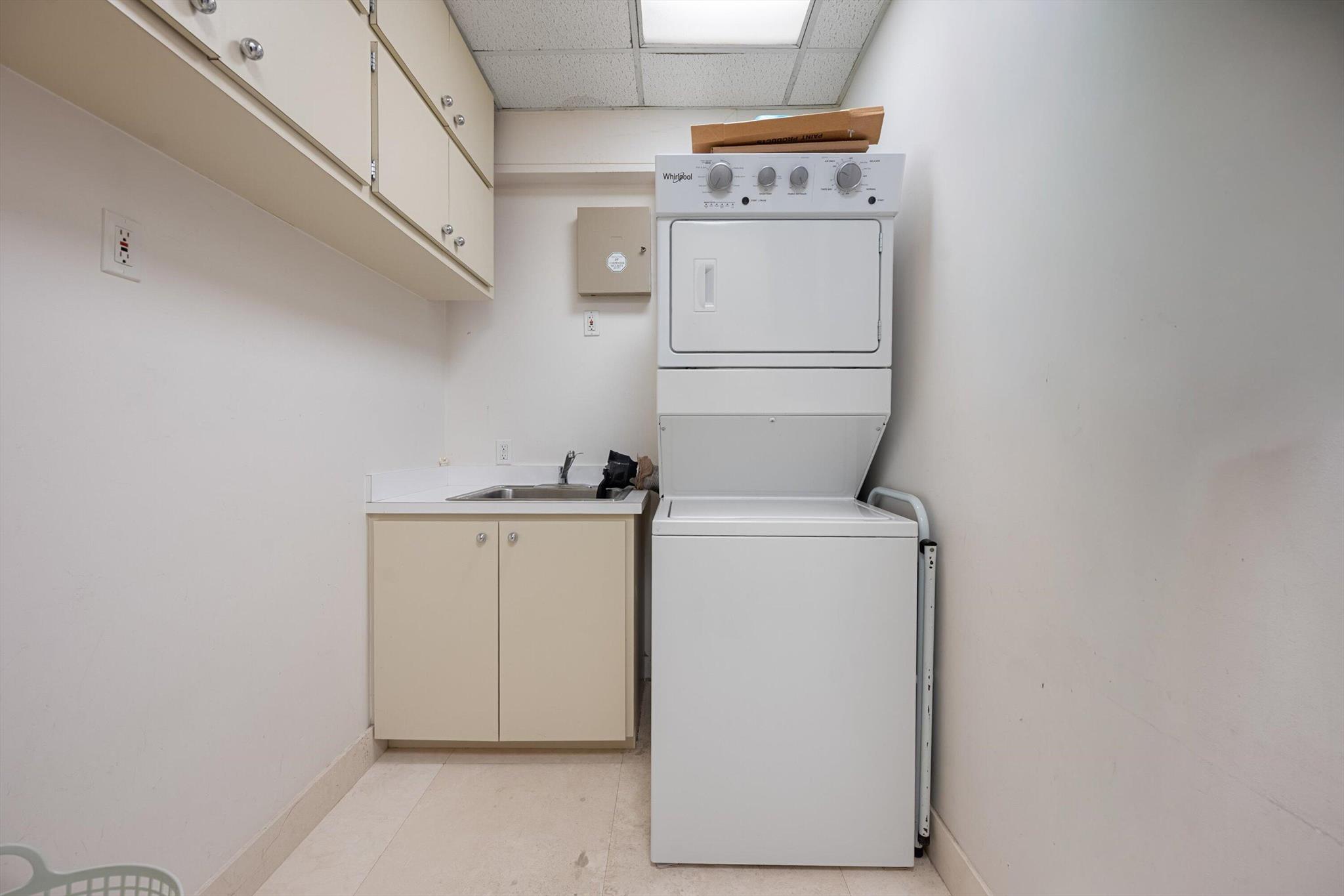 PALM BEACH TOWERS COND - Residential