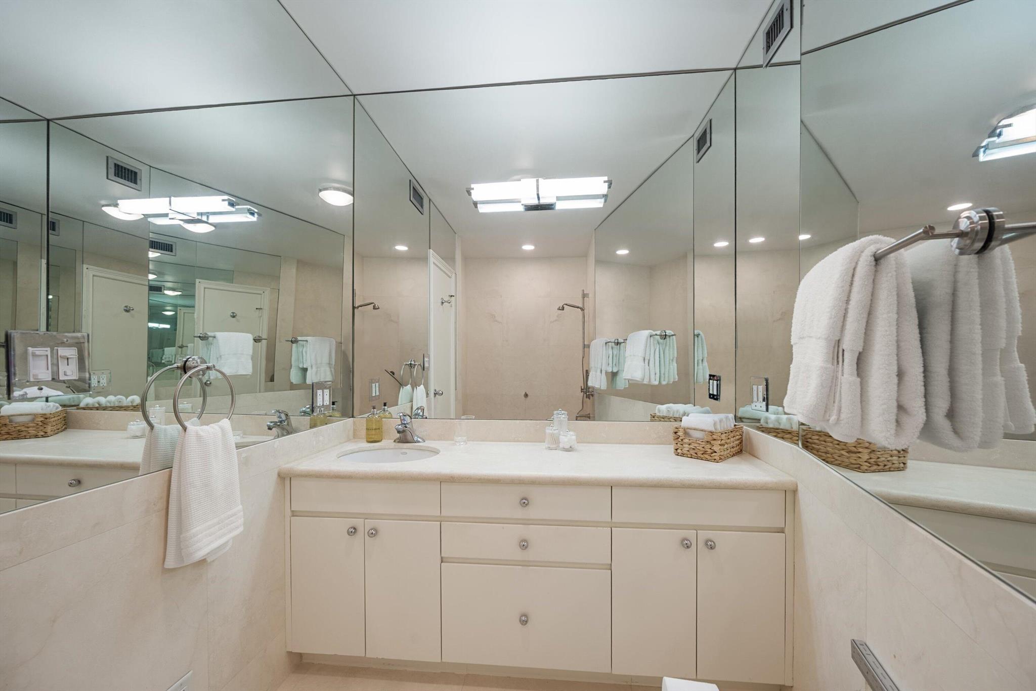 PALM BEACH TOWERS COND - Residential