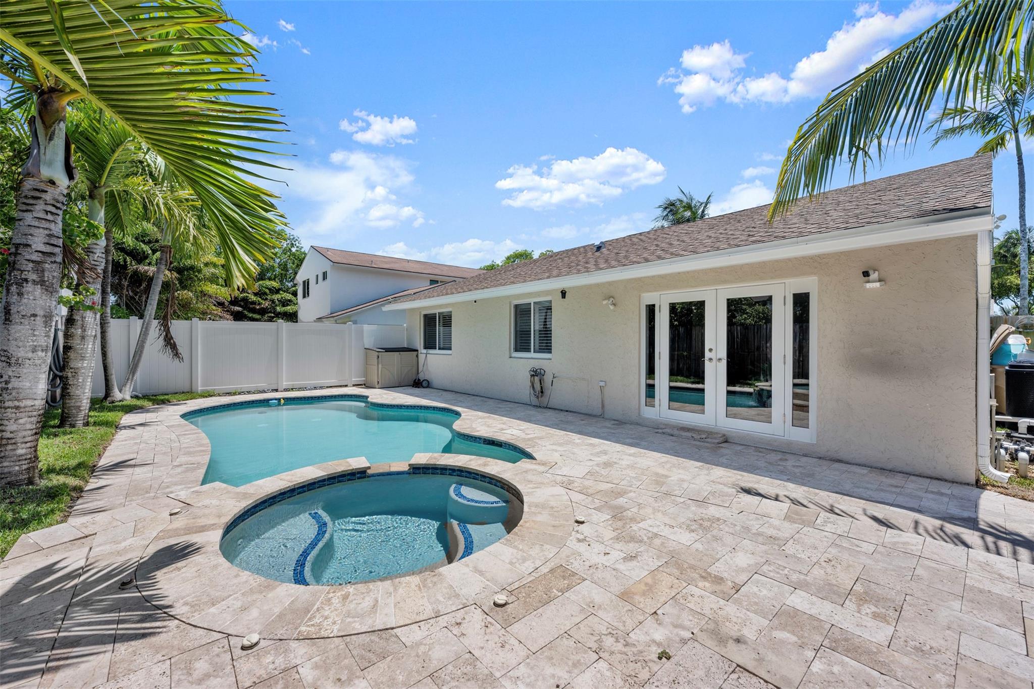 13961 Oaklawn Pl