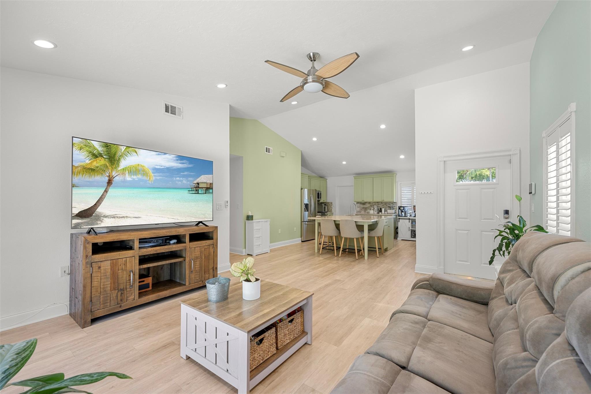 13961 Oaklawn Pl