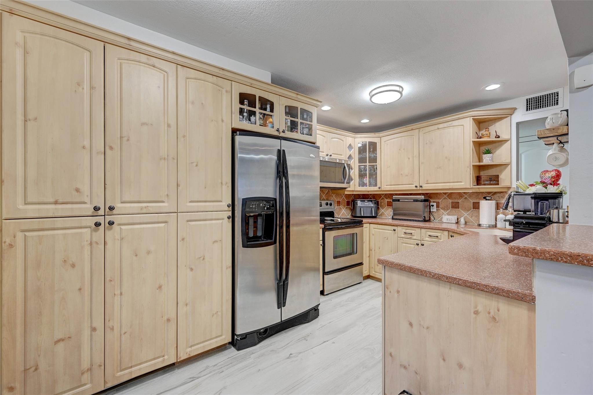 Parkwood Condominium - Residential