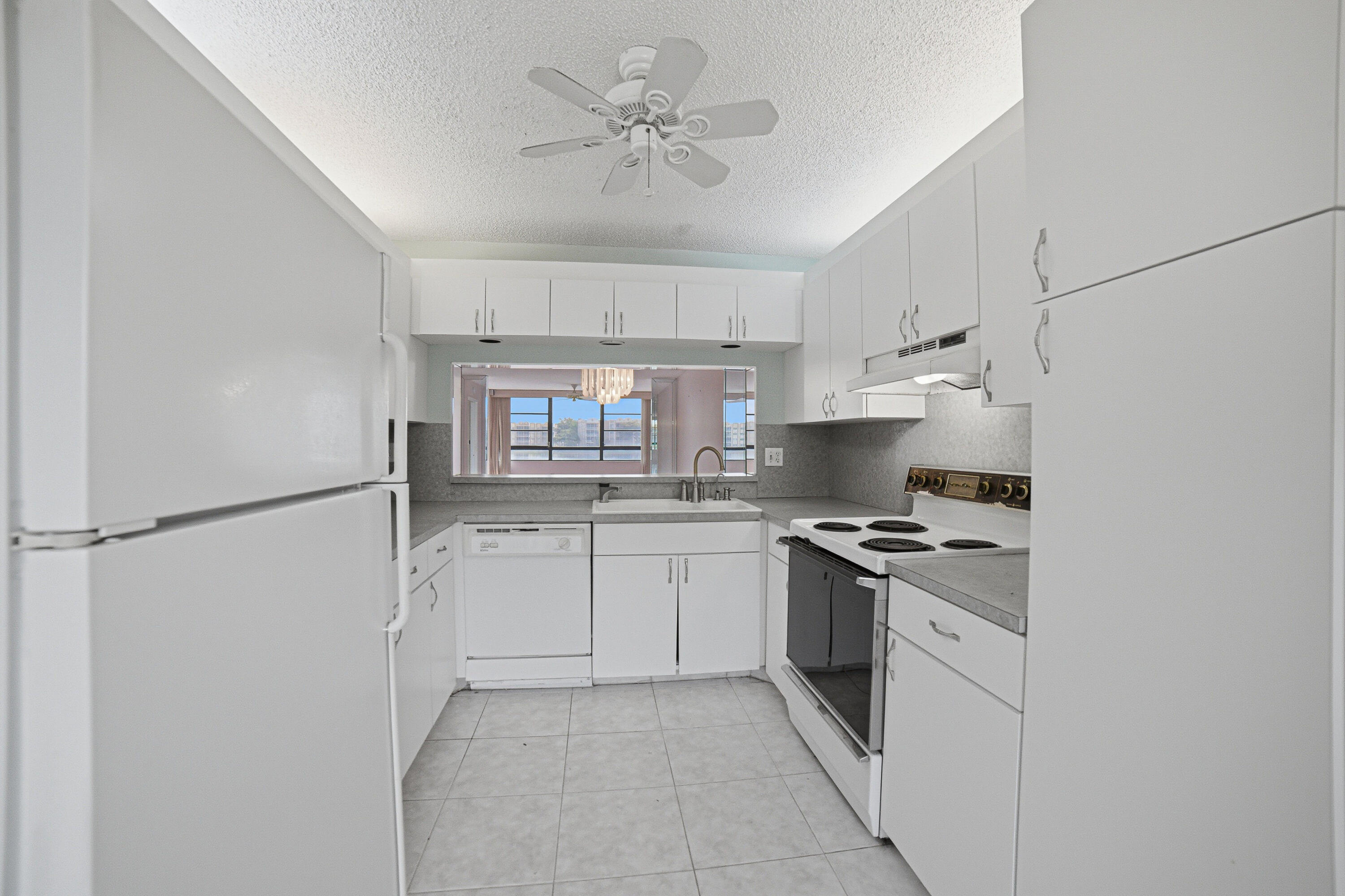 CLAIRMONT CONDOMINIUM @ KINGS POINT IN TAMARAC - Residential