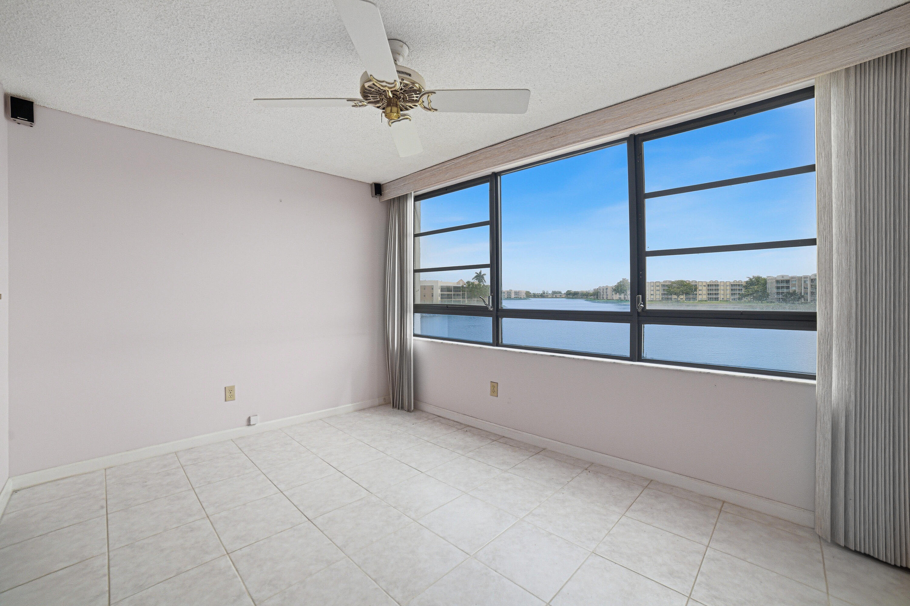 10442 E Clairmont Circle 204