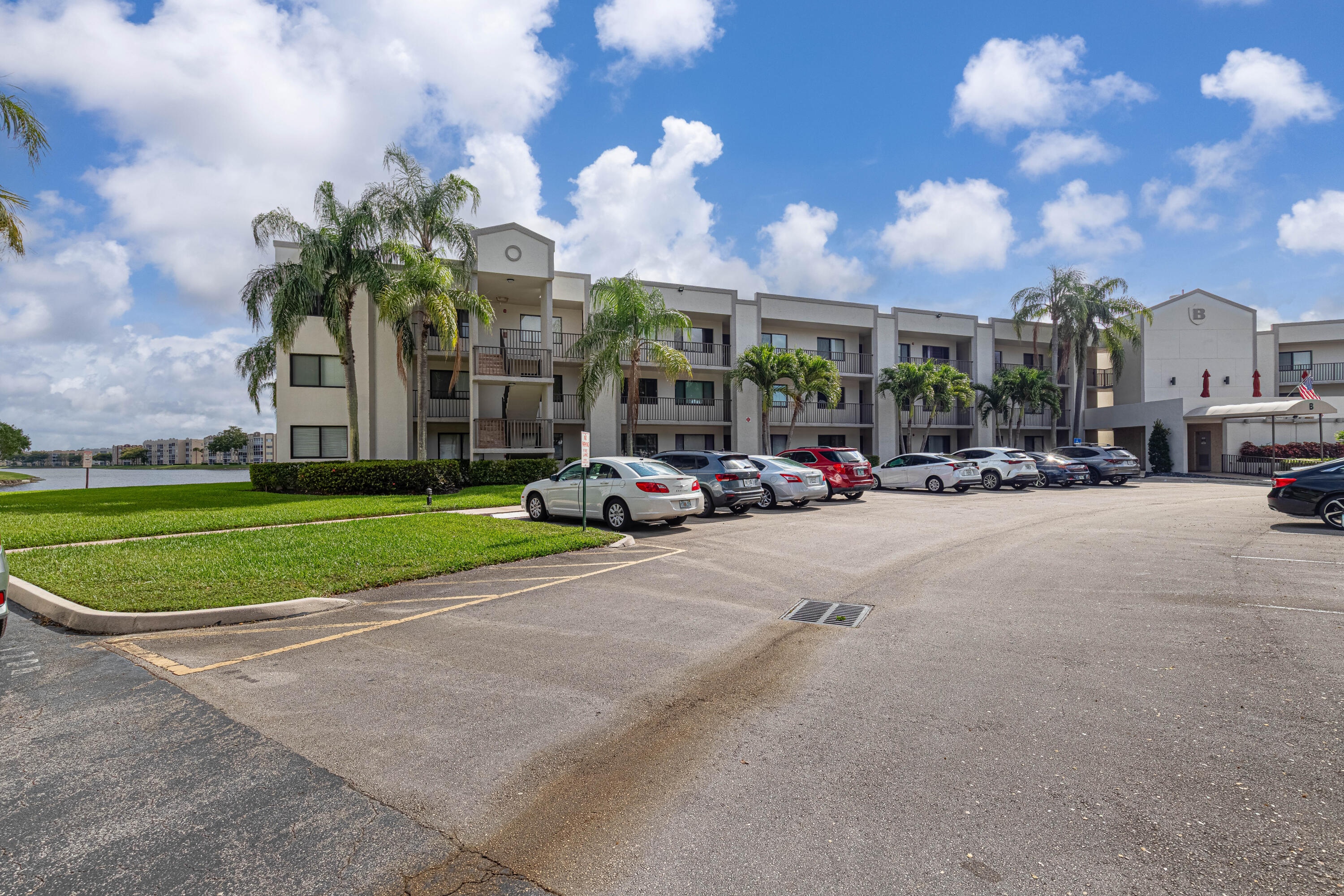 CLAIRMONT CONDOMINIUM @ KINGS POINT IN TAMARAC - Residential