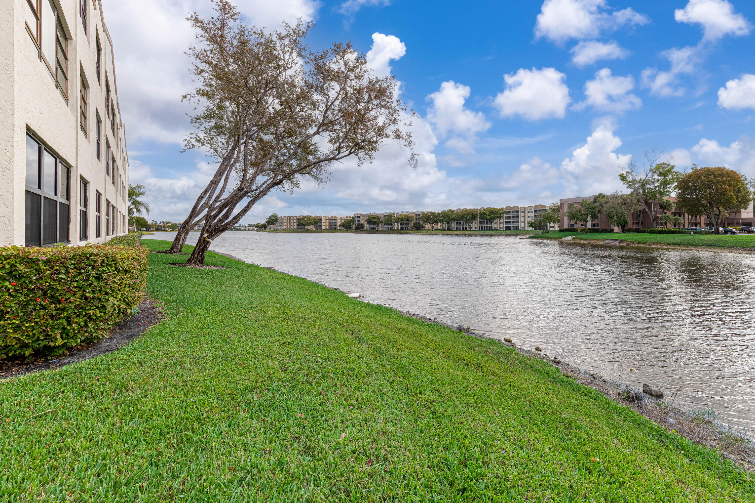 CLAIRMONT CONDOMINIUM @ KINGS POINT IN TAMARAC - Residential