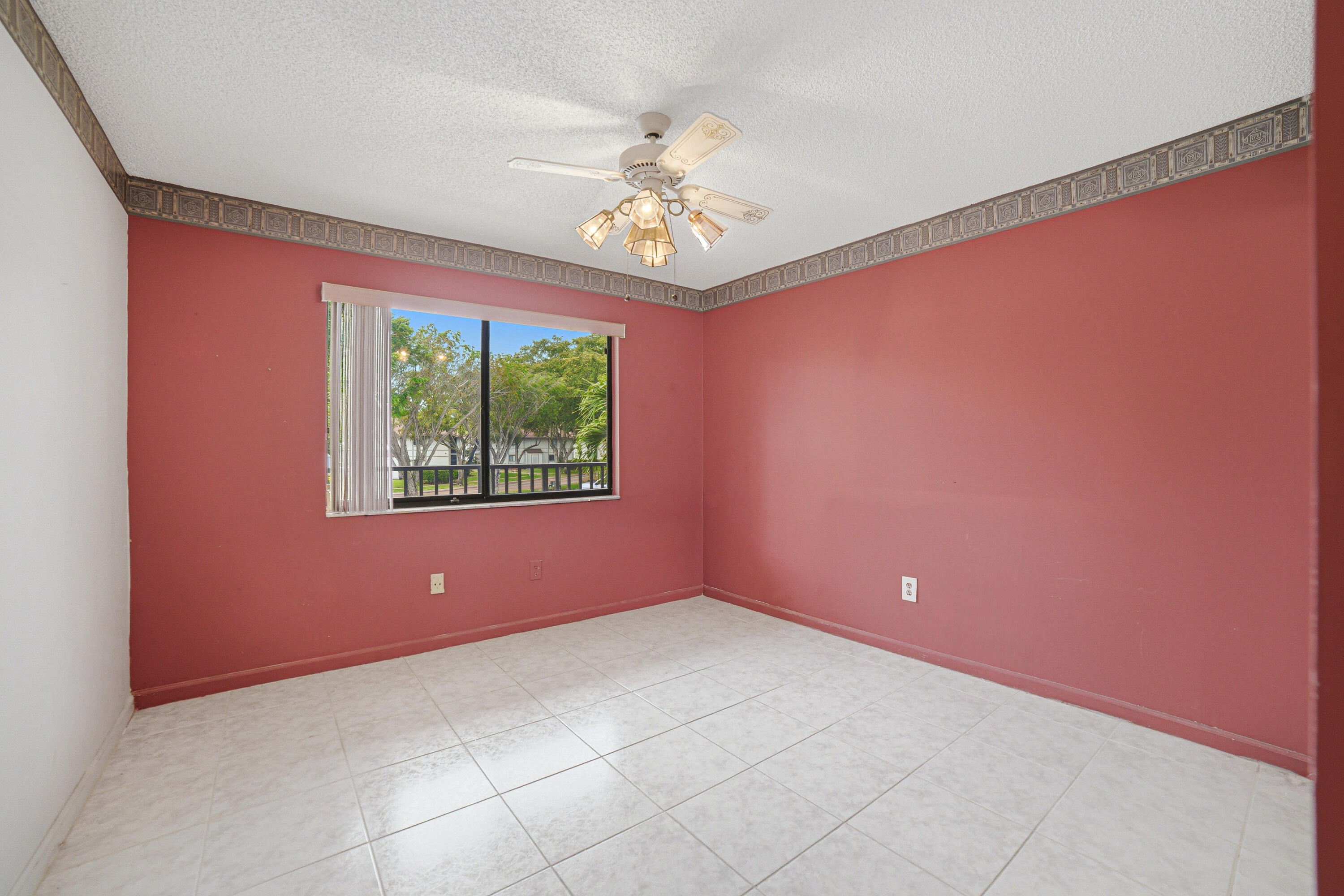 CLAIRMONT CONDOMINIUM @ KINGS POINT IN TAMARAC - Residential