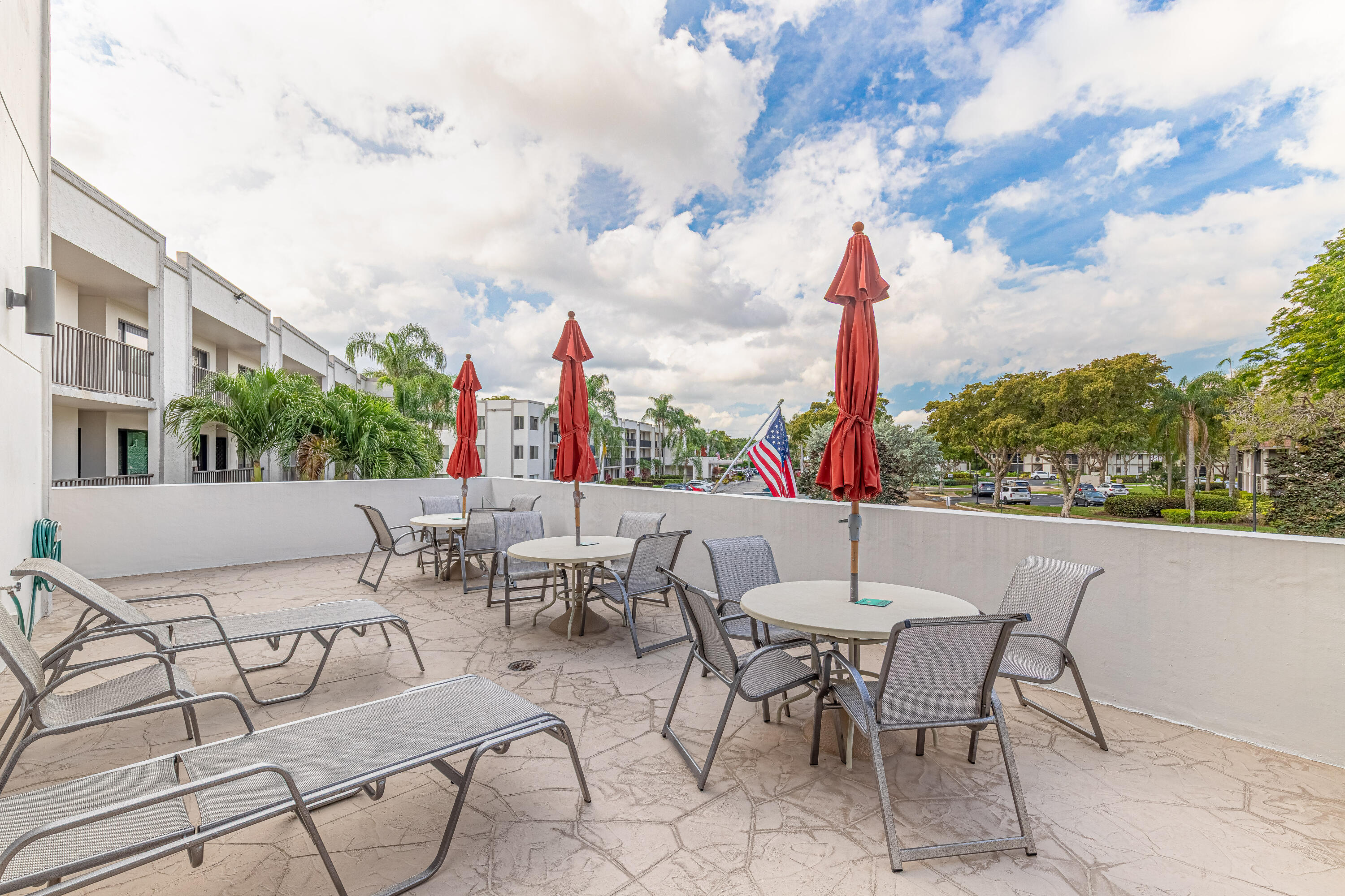 CLAIRMONT CONDOMINIUM @ KINGS POINT IN TAMARAC - Residential