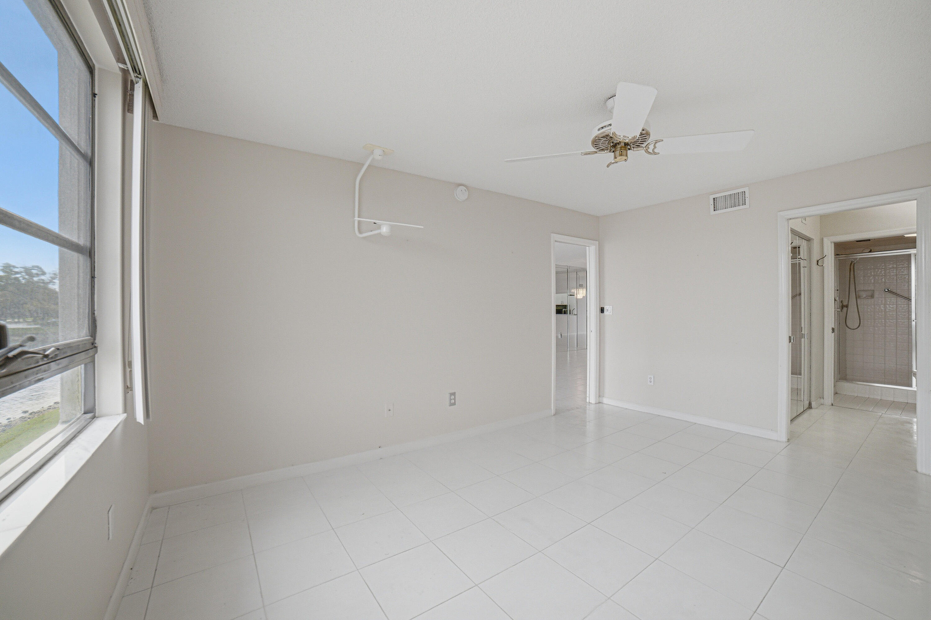 CLAIRMONT CONDOMINIUM @ KINGS POINT IN TAMARAC - Residential