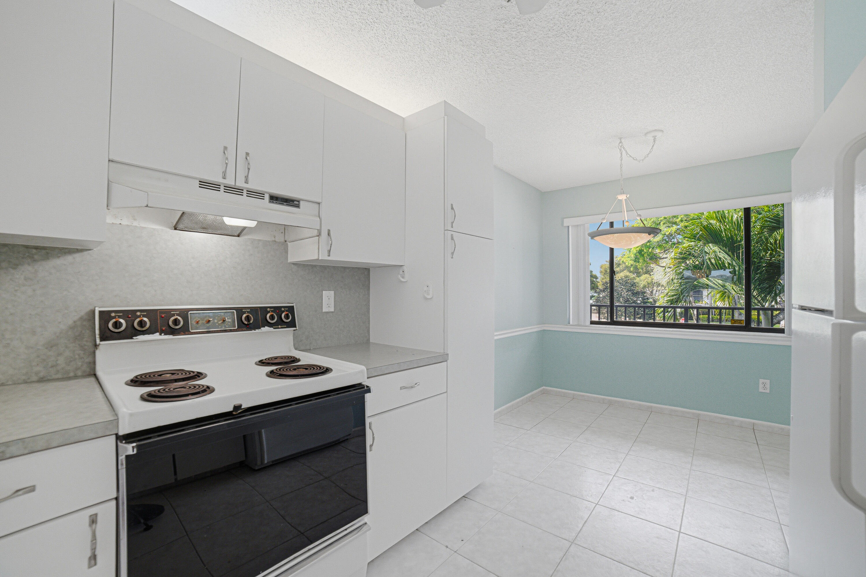 CLAIRMONT CONDOMINIUM @ KINGS POINT IN TAMARAC - Residential