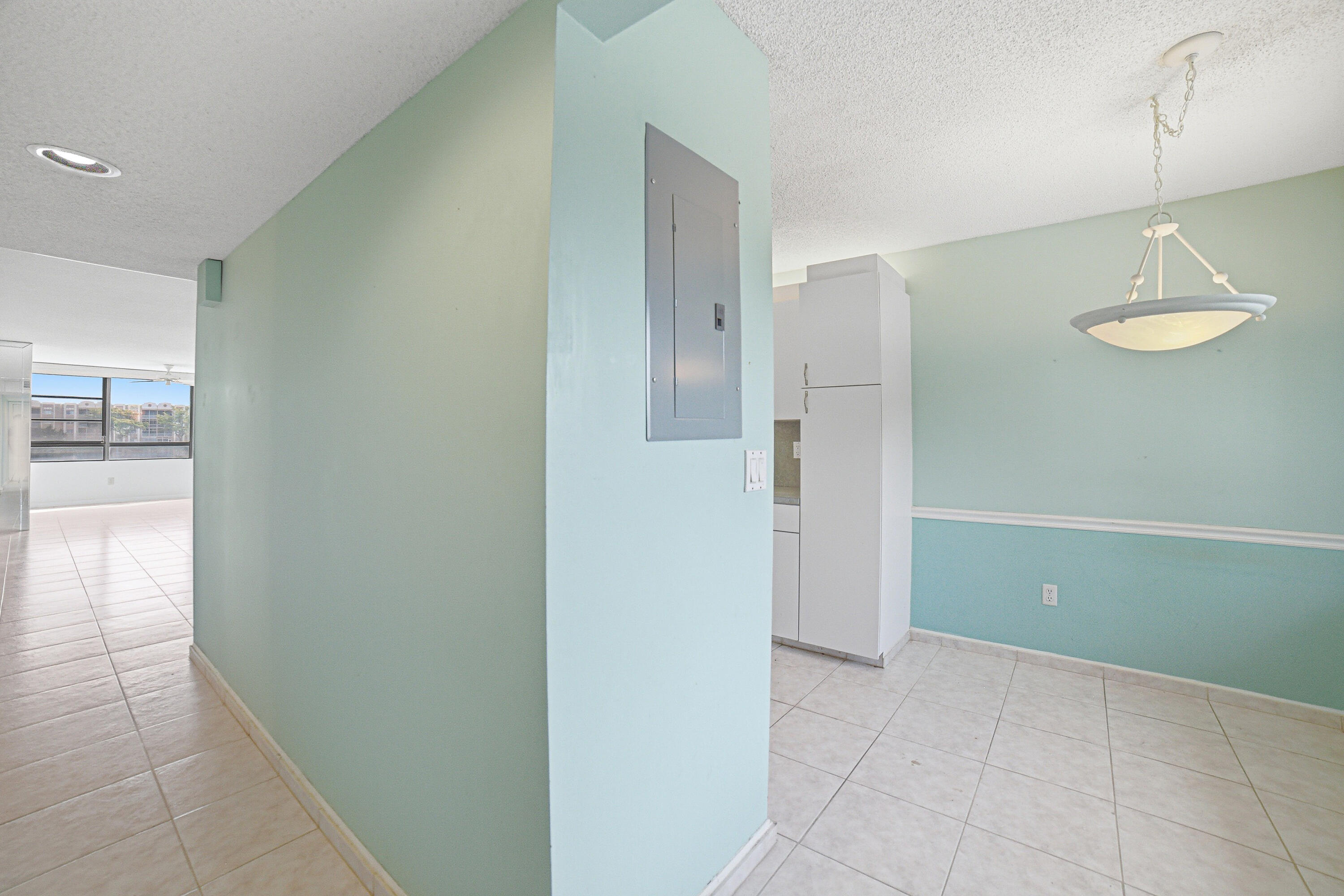 CLAIRMONT CONDOMINIUM @ KINGS POINT IN TAMARAC - Residential