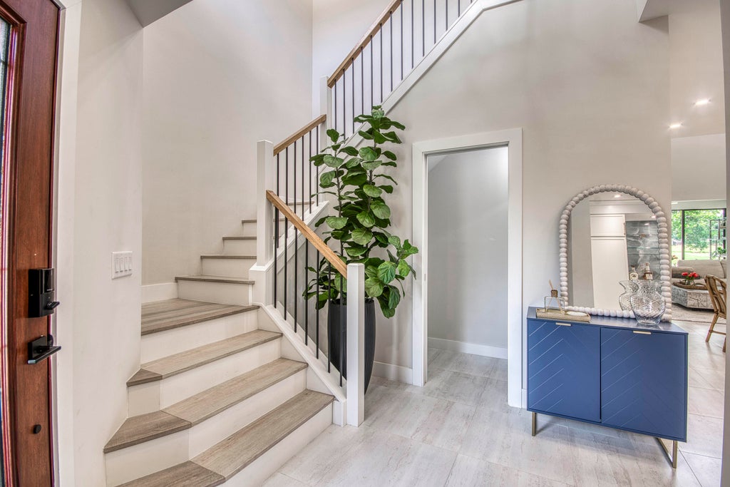 Photo of 757 Windermere Way, Palm Beach Gardens, FL 33418 (MLS # B26075861)