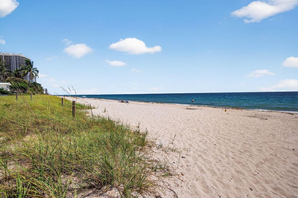 Photo of 2925 N Atlantic Bl Blvd, Fort Lauderdale, FL 33308 (MLS # F10520841)