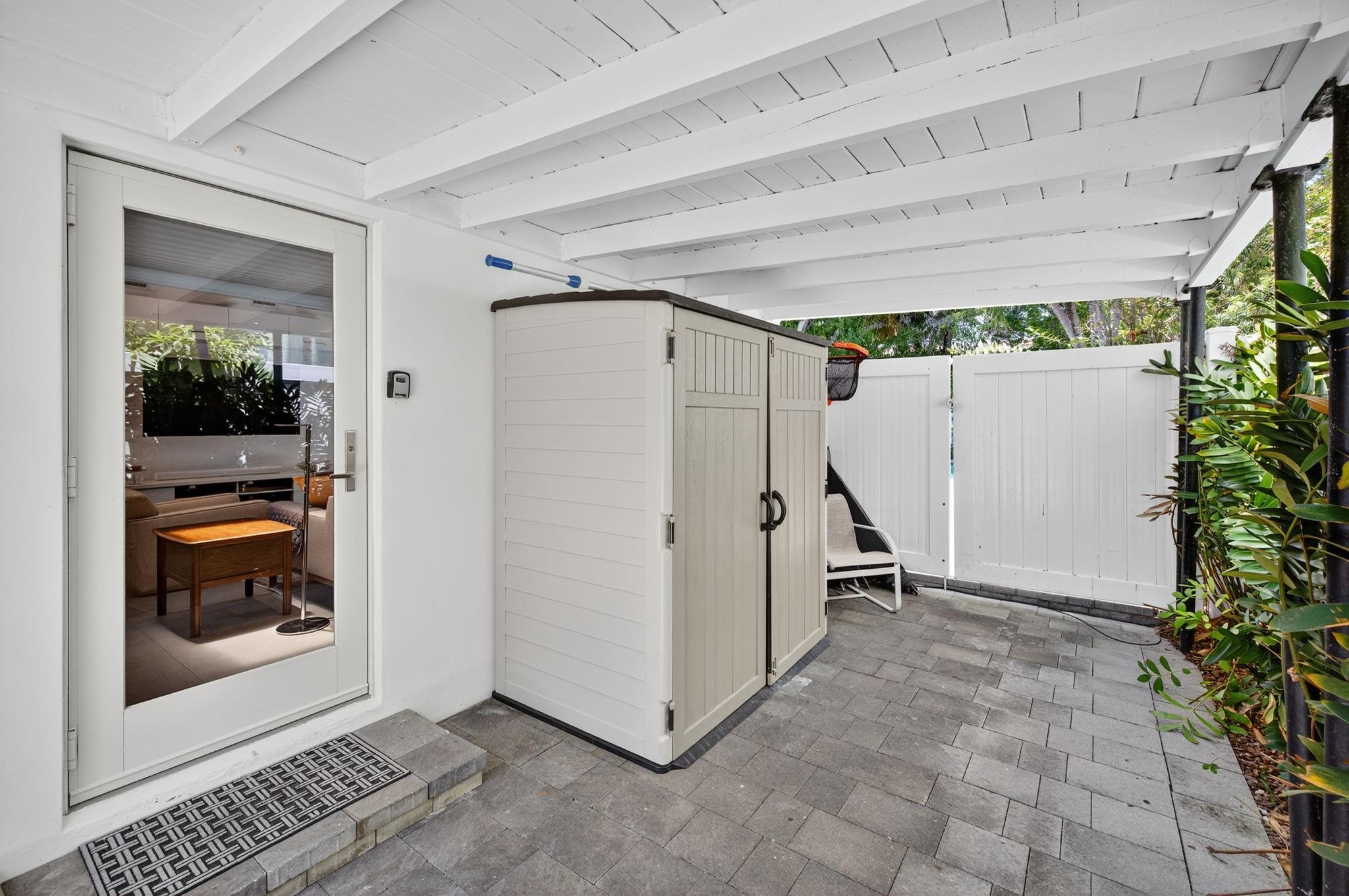 LAUDERDALE BEACH 4-2 B - Residential