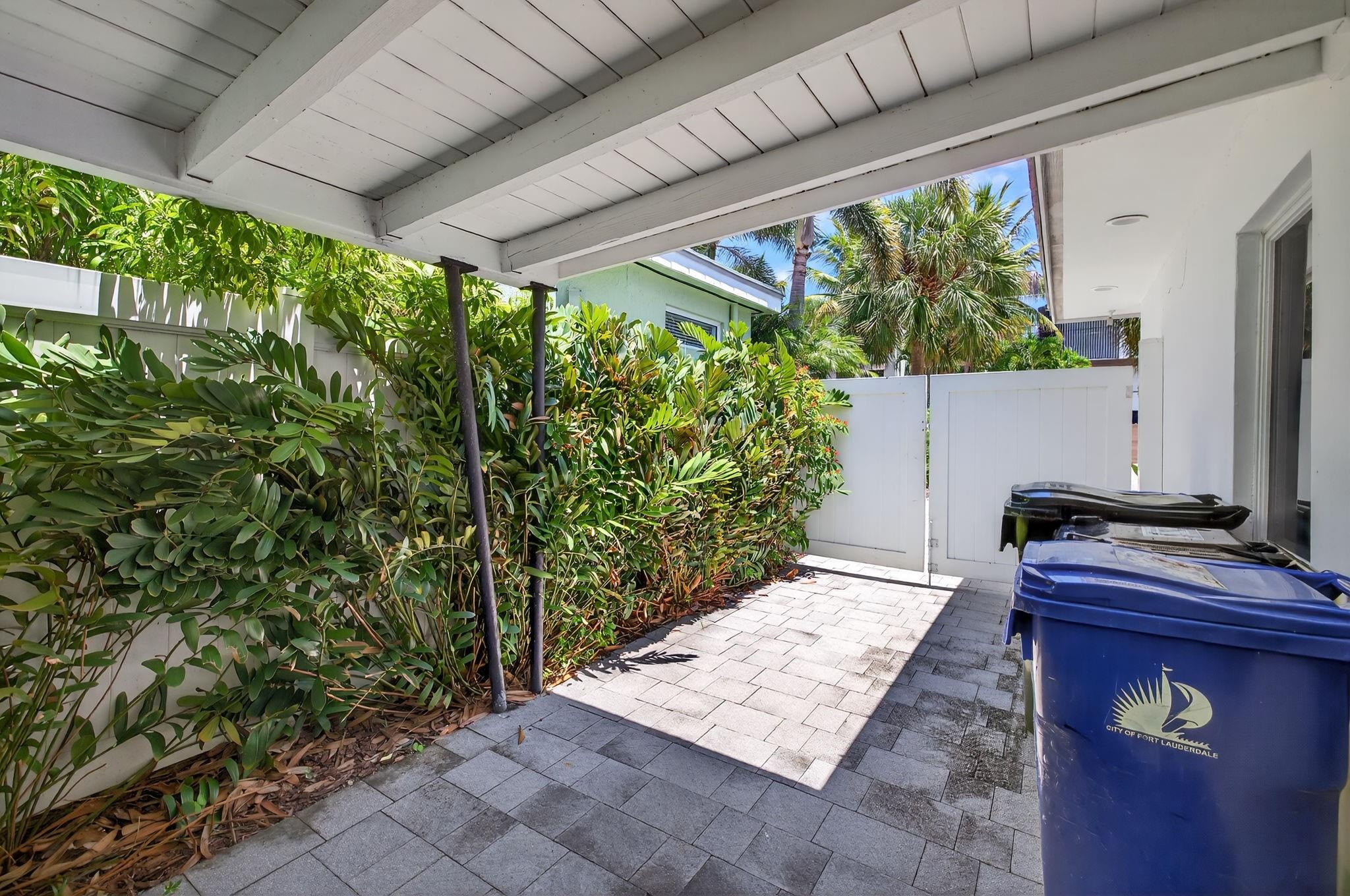 LAUDERDALE BEACH 4-2 B - Residential