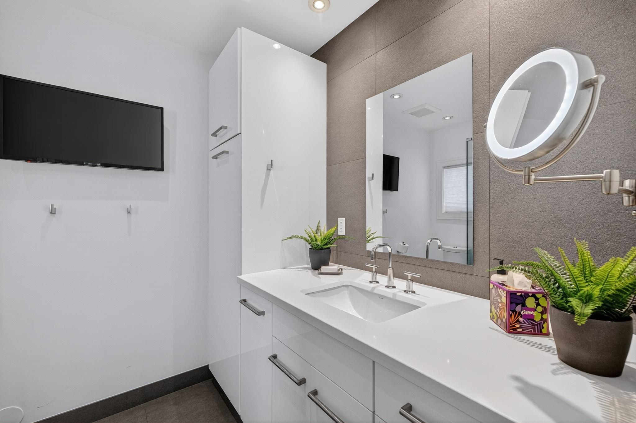 LAUDERDALE BEACH 4-2 B - Residential