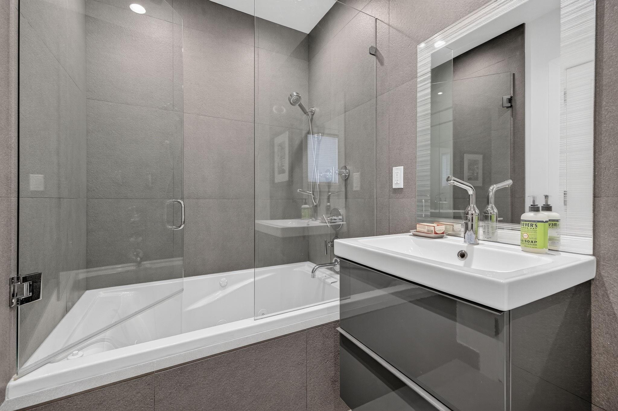 LAUDERDALE BEACH 4-2 B - Residential