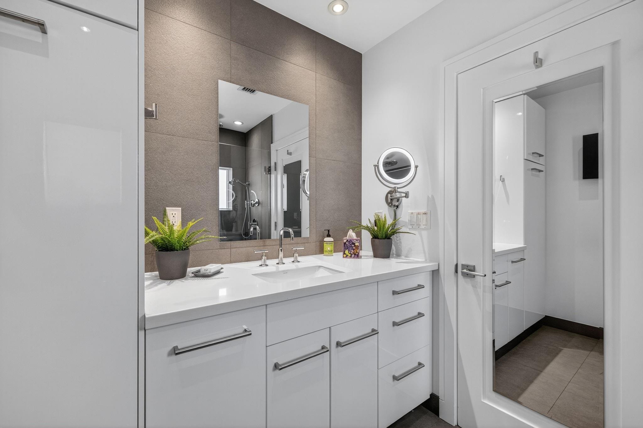 LAUDERDALE BEACH 4-2 B - Residential