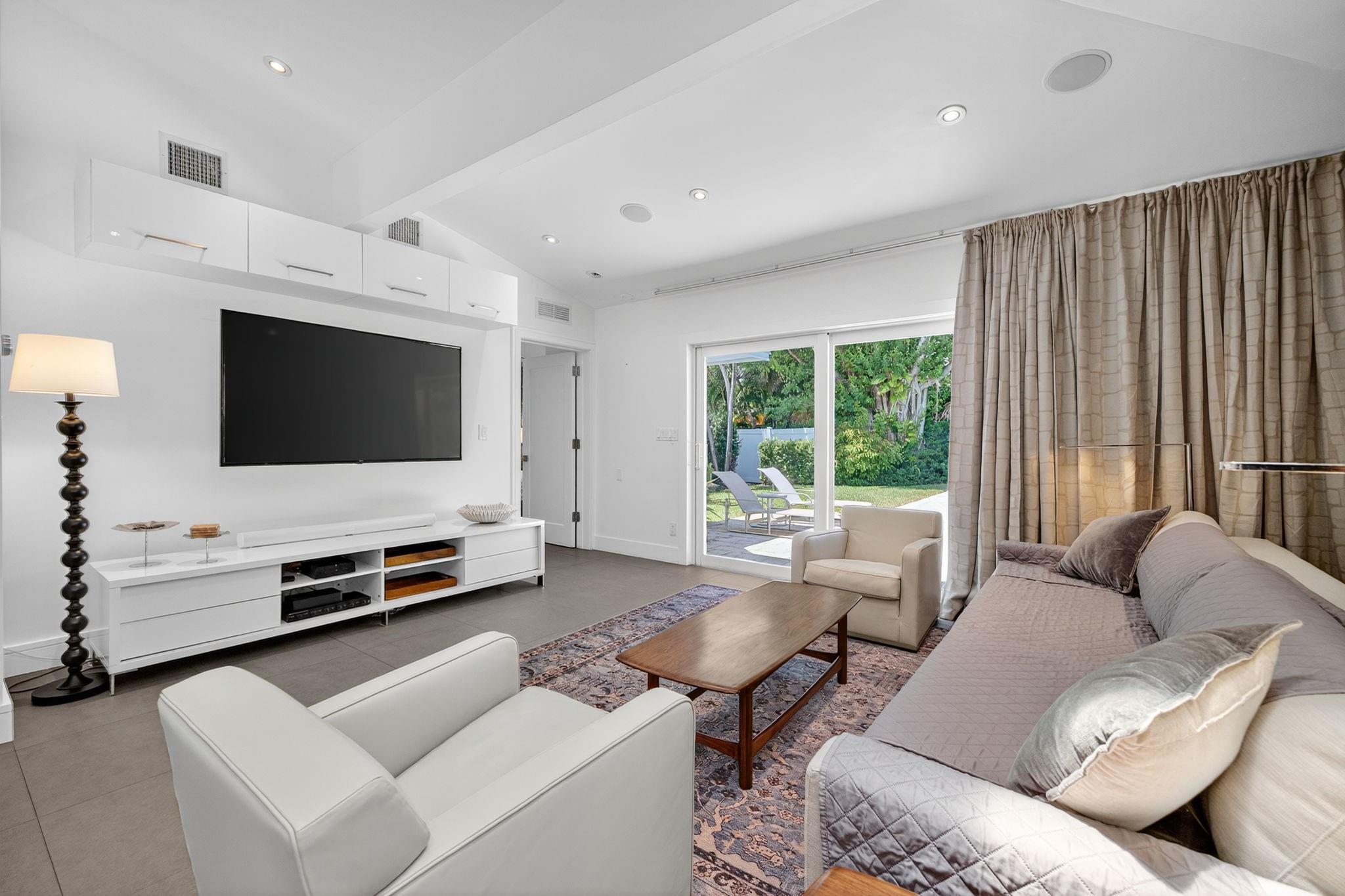 LAUDERDALE BEACH 4-2 B - Residential